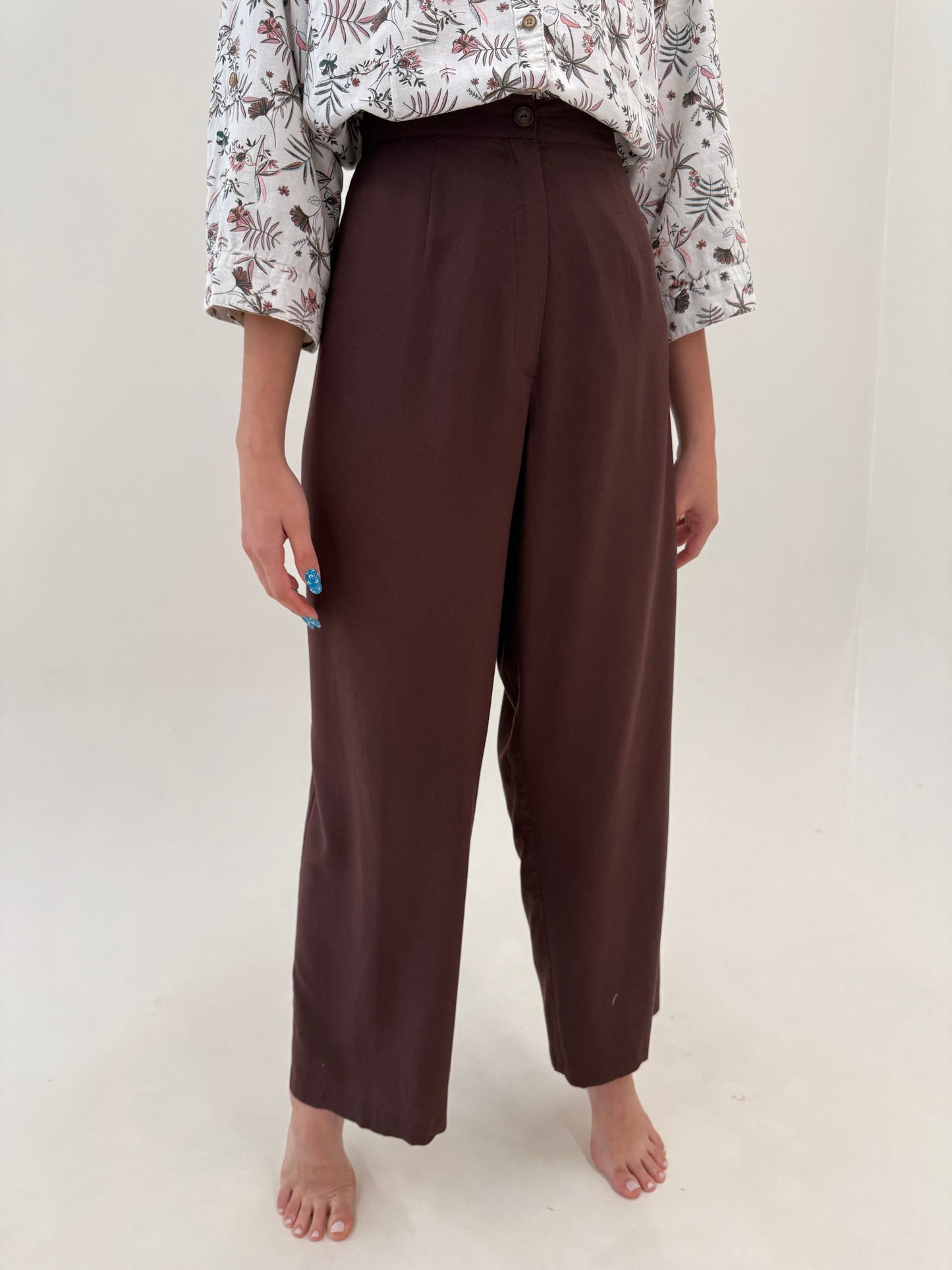 Pantaloni tall chocolate brown din pânză cu talie ultra înaltă