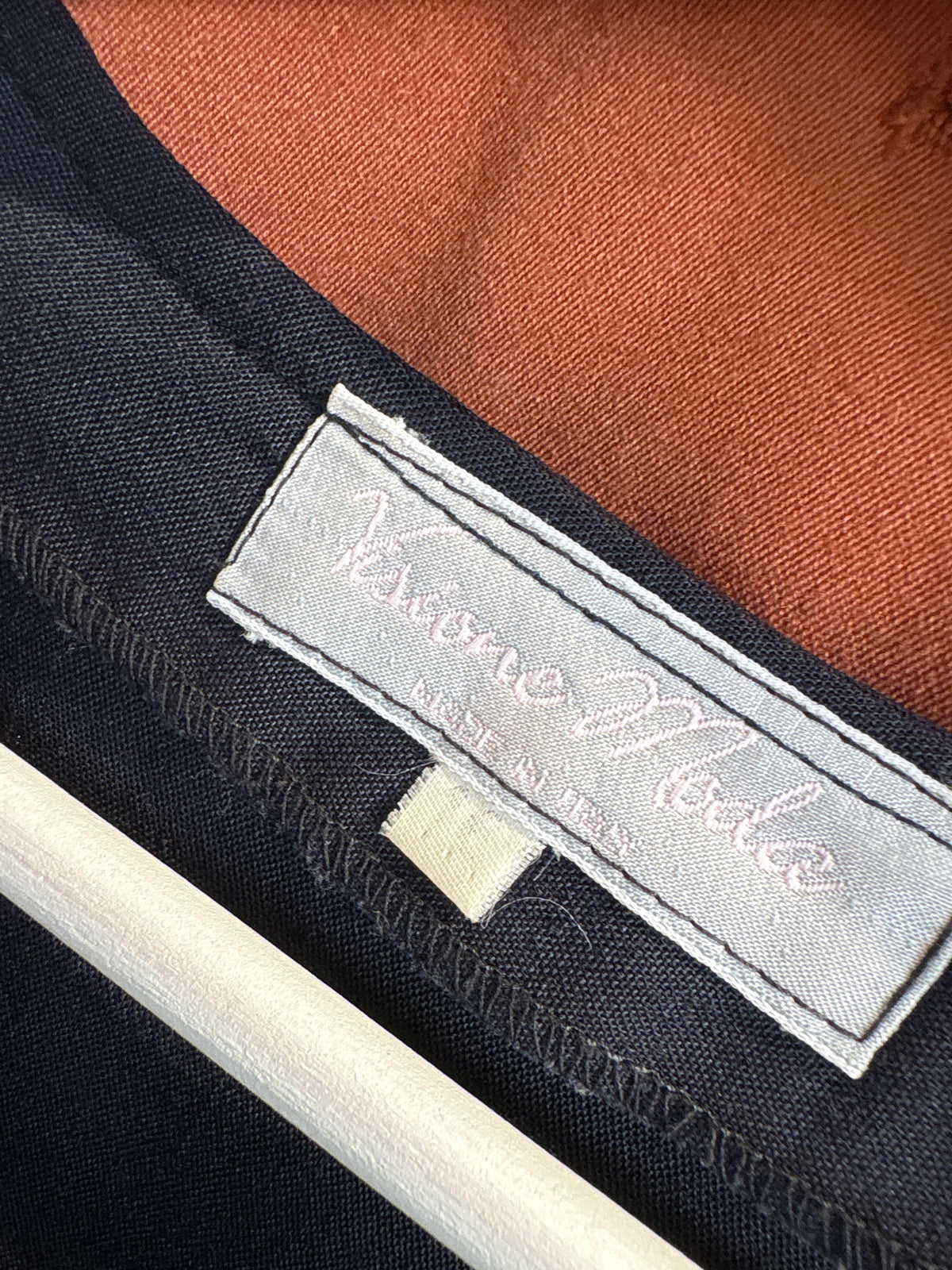 Rochie vintage italiană cu pliseuri din stofita de lana extafina și talie ușor căzută