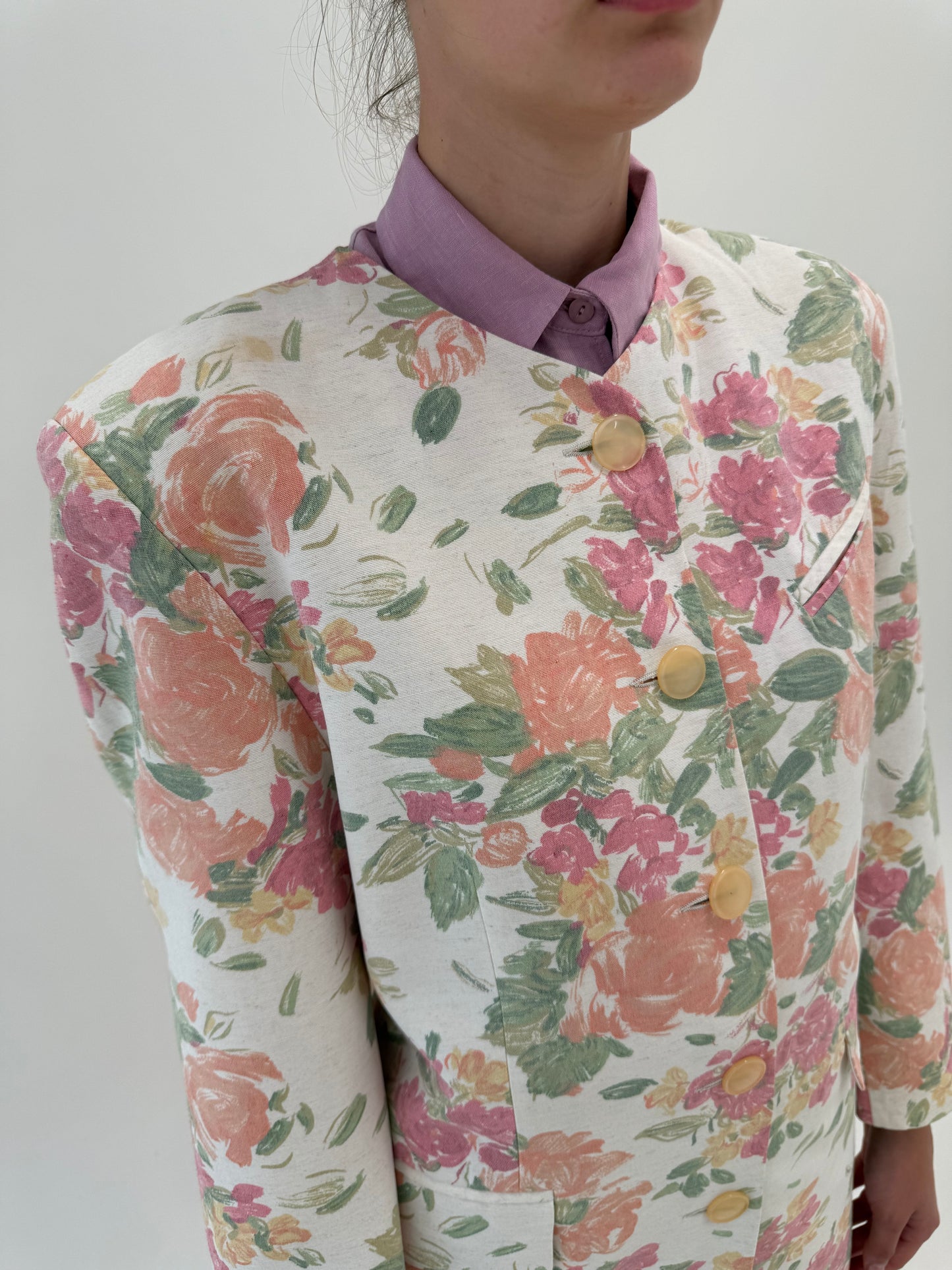 Sacou în croi minimalist din in cu print floral în culori pudrate
