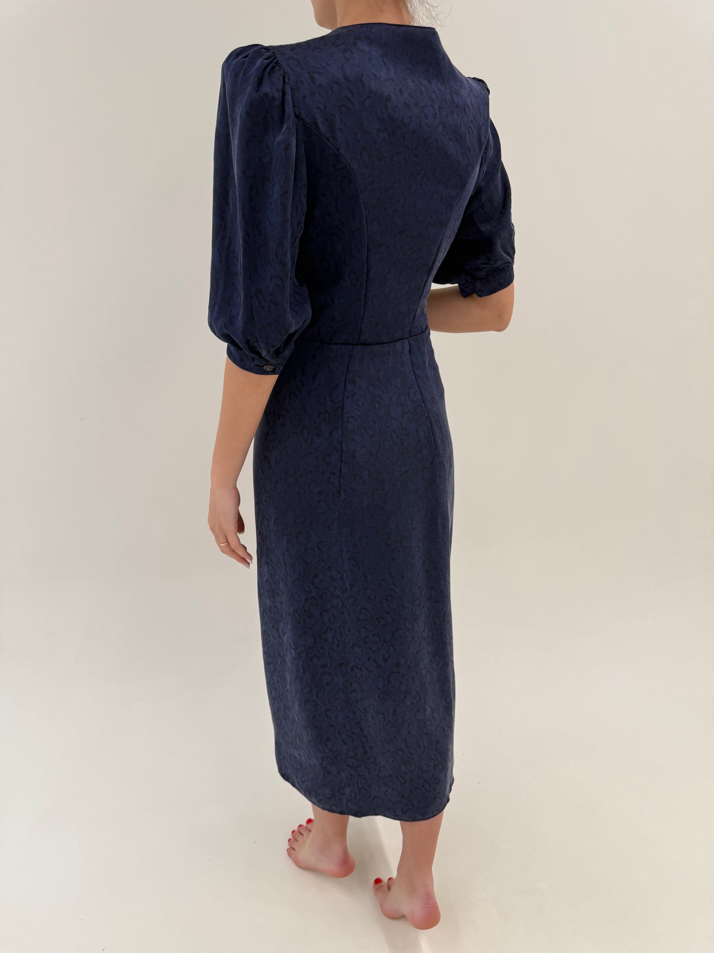 Rochie vintage cu corsaj și mâneci ușor bufante din material luxury