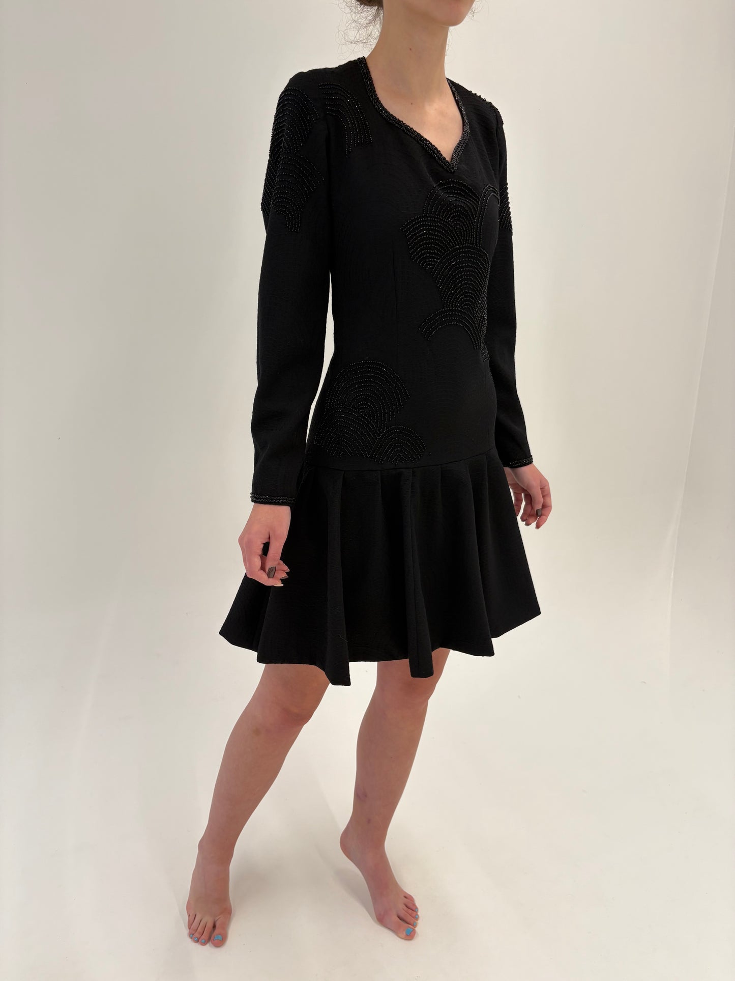 LBD vintage superba high end din lana extrafina cu aplicații