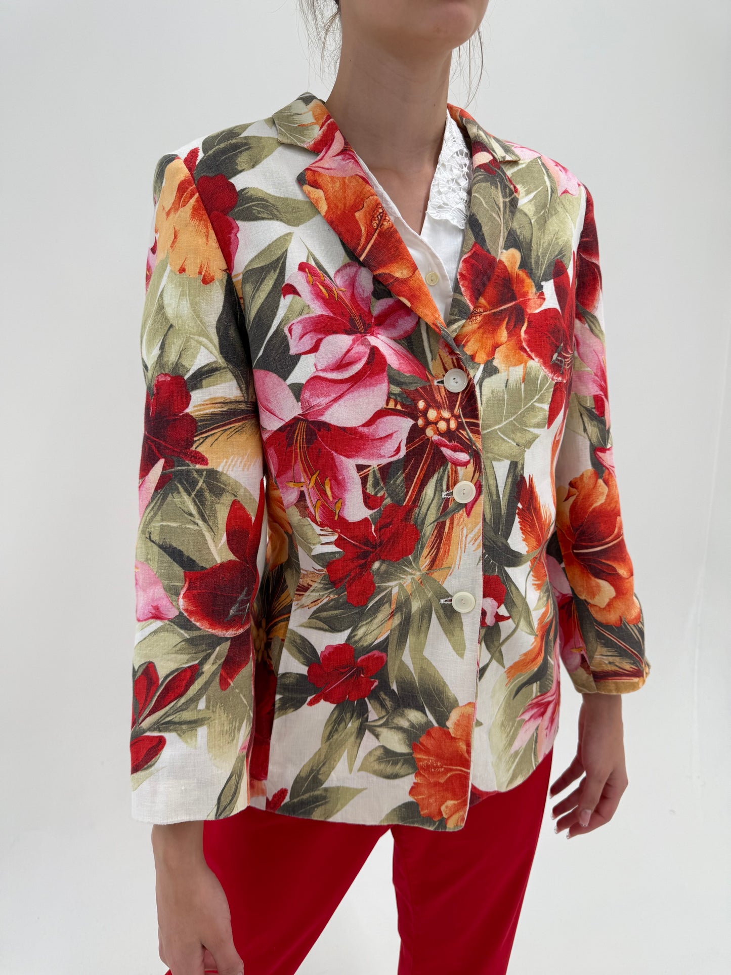 Sacou petite din in cu print floral superb în croi clasic