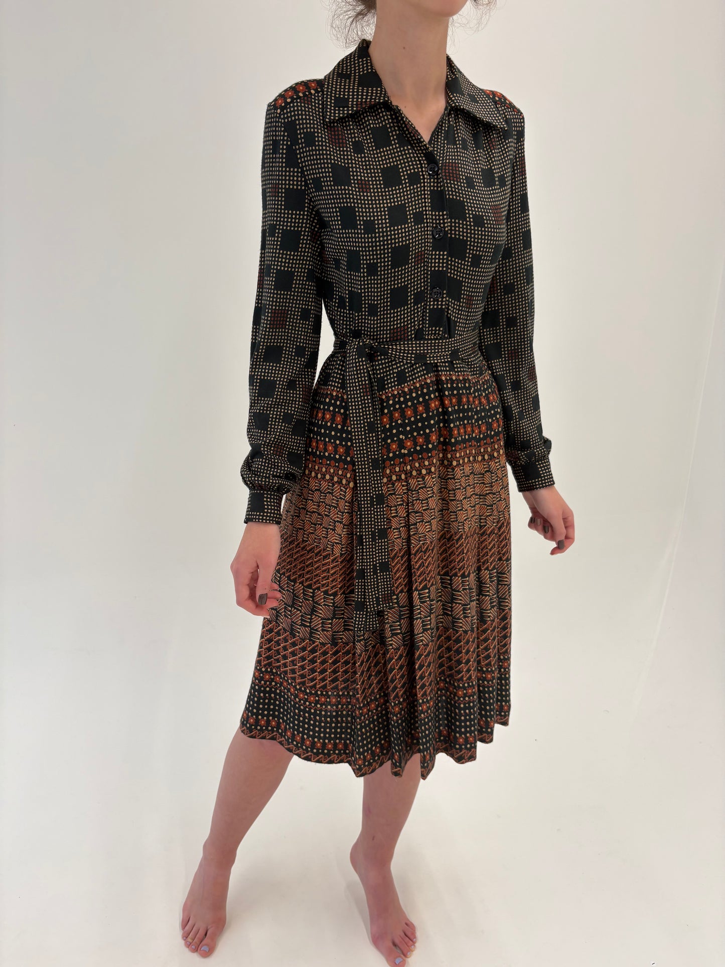 Rochie vintage cu fustă plisată din lanita extrafina și talie marcată reglabilă