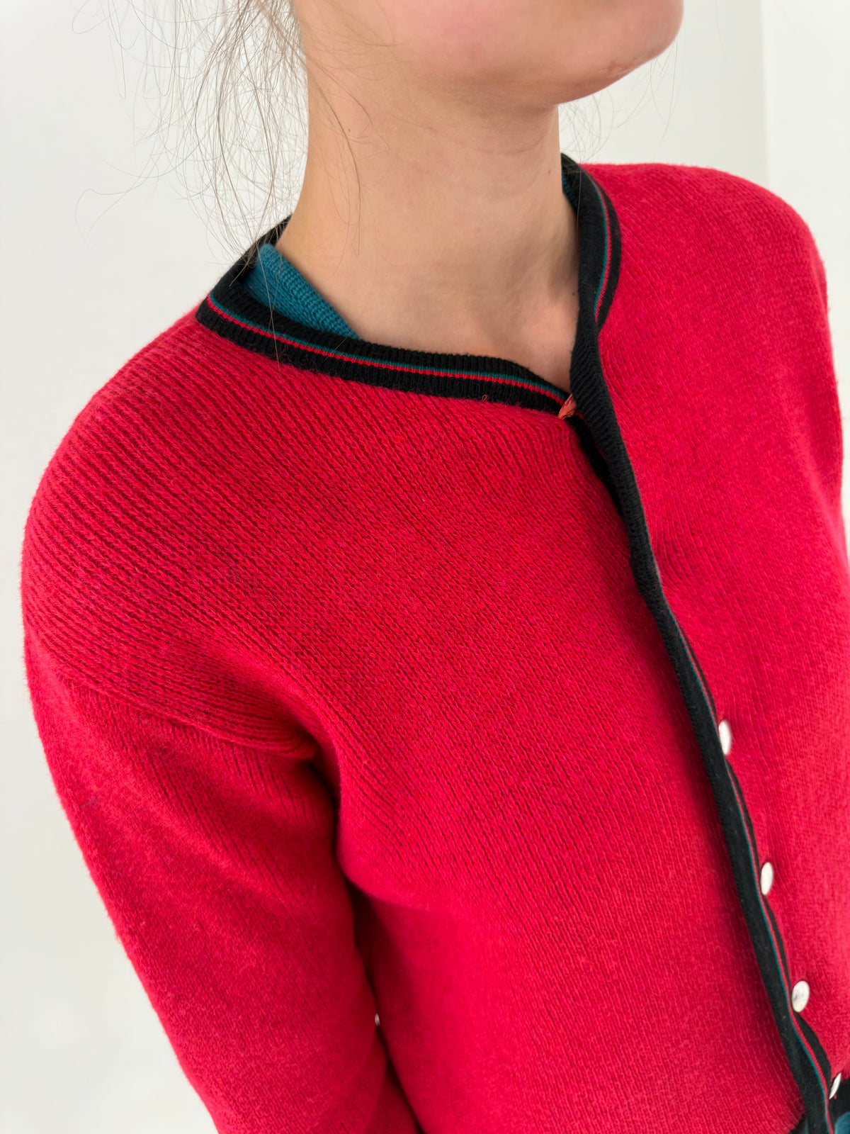 Jacheta în croi ușor boxy roșu superb din tricot gros de lana extrafina