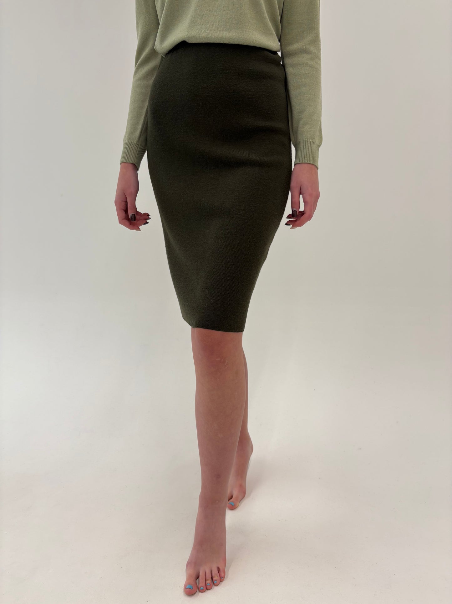 Fustă forest green din tricot de lana extrafina de gramaj mare conică