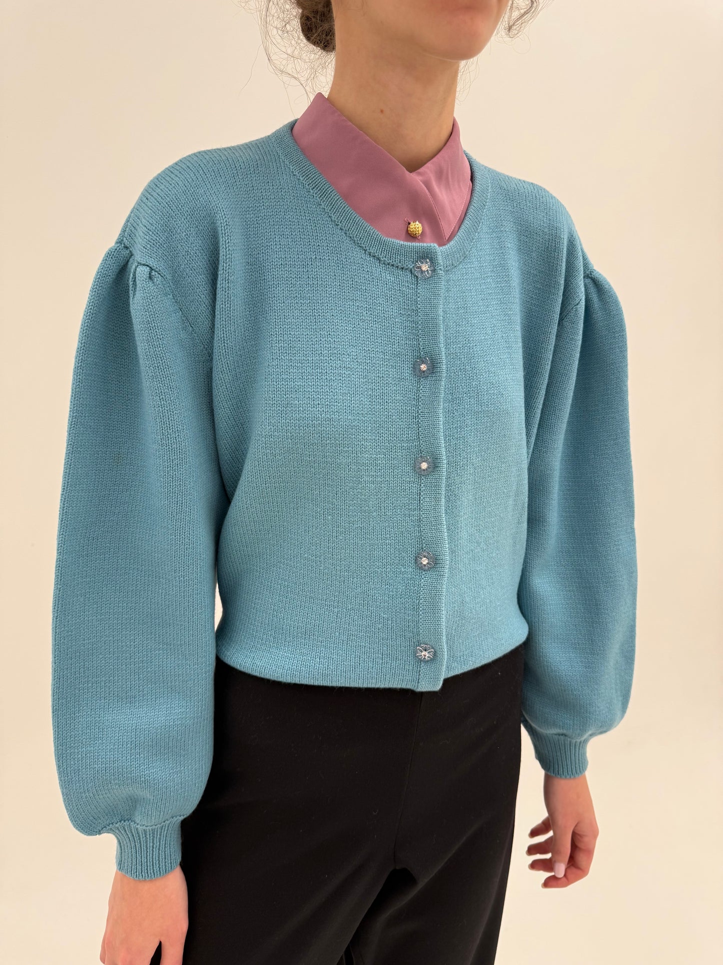 Cardigan vintage petite albastru ciel din lana merino extrafina groasă