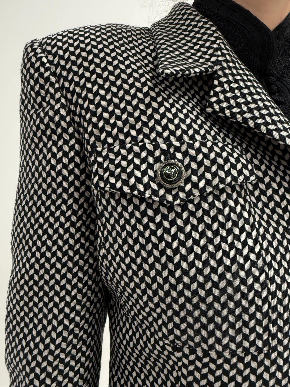 Sacou Versace old vintage cu nasturi logotyped Medusa și tailoring structurat din lana