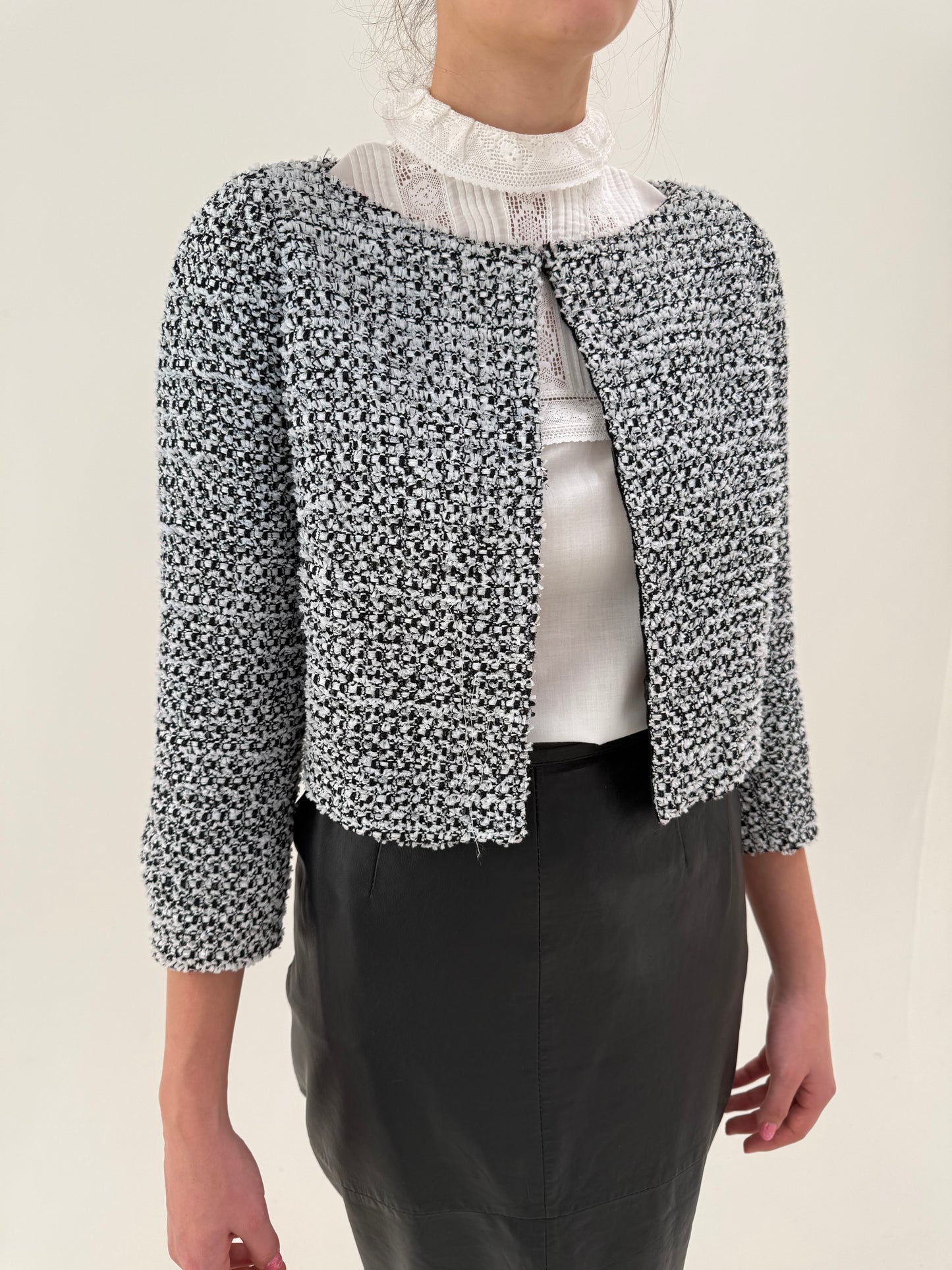 Sacou Max Mara cu căptușeală de mătase naturală alb negru în croi chic minimalist