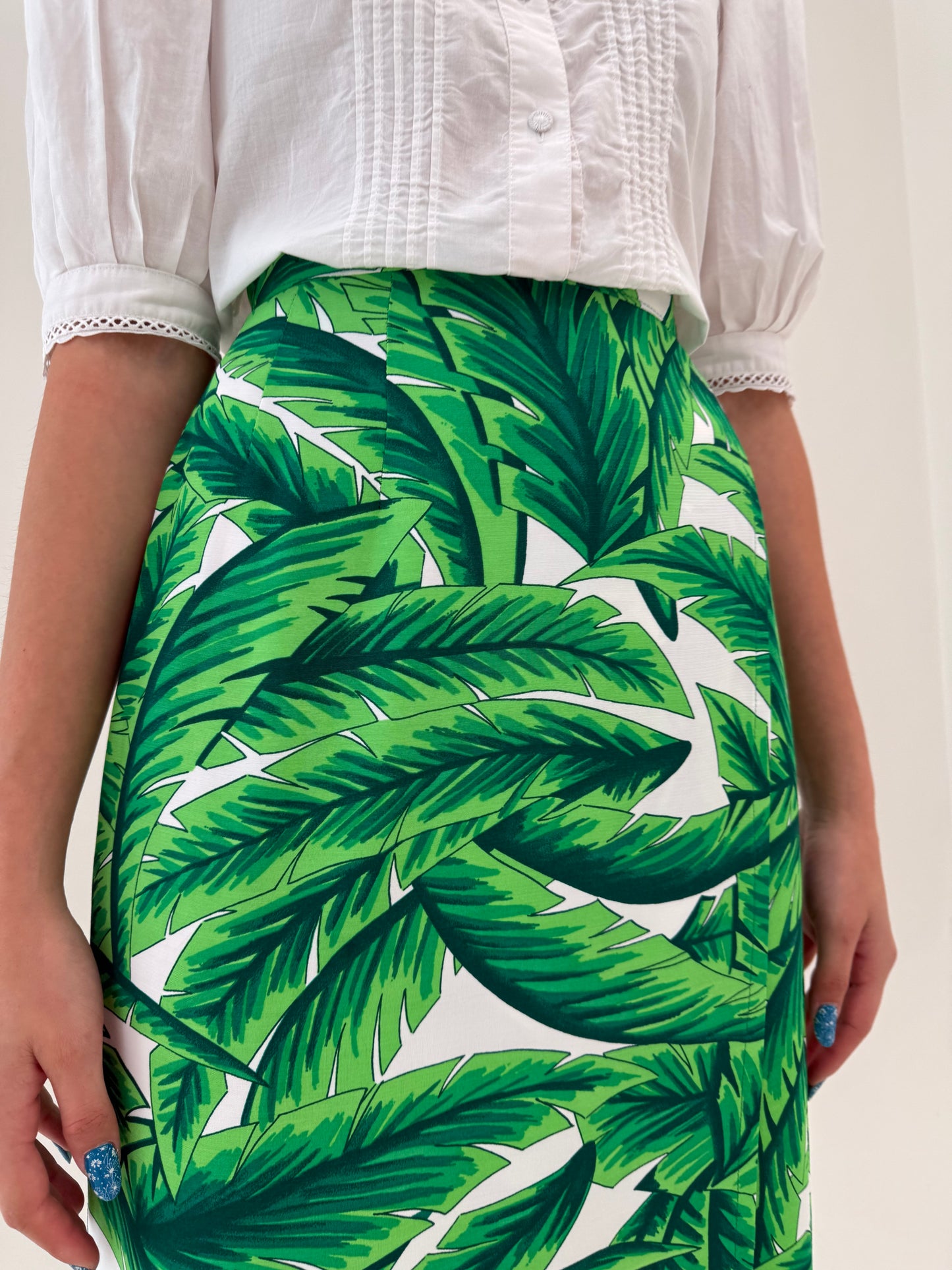 Fustă maxi petrecută cu print floral organic în culori superbe
