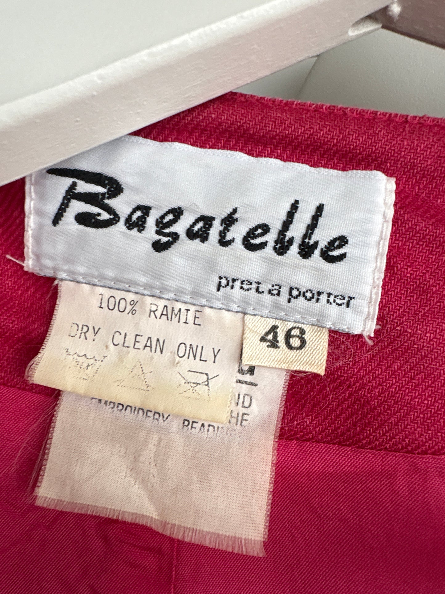 Sacou dark fucsia cu broderie din in excepțional italian în croi cambrat