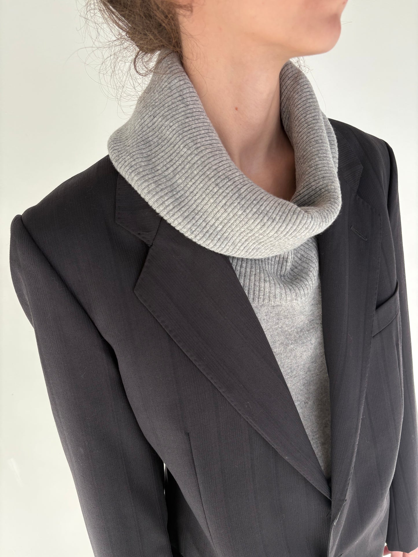 Sacou italian în croi actual steel gray cu dungi fine verticale negre