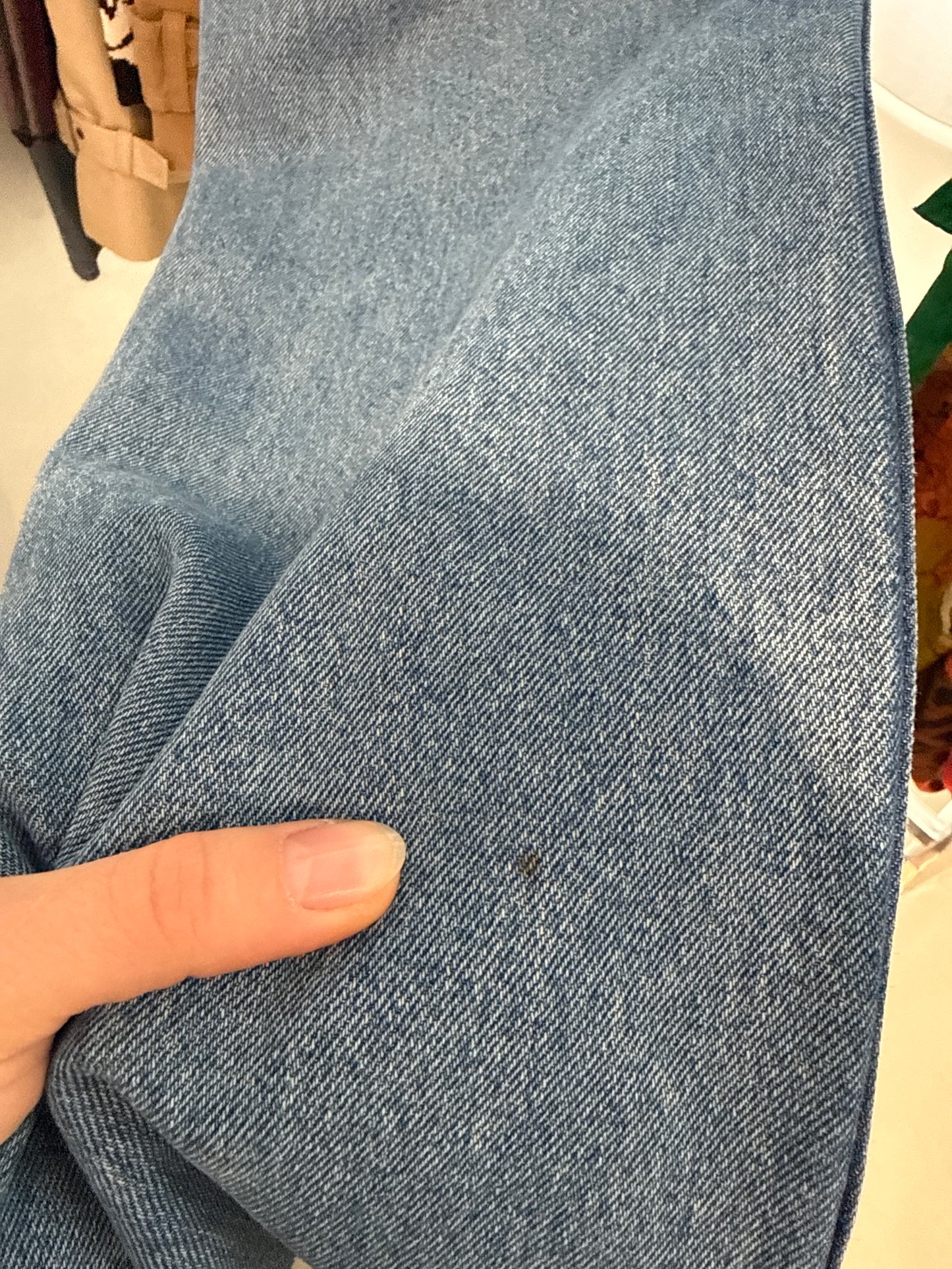 Jeans vintage în croi super revenit în trend