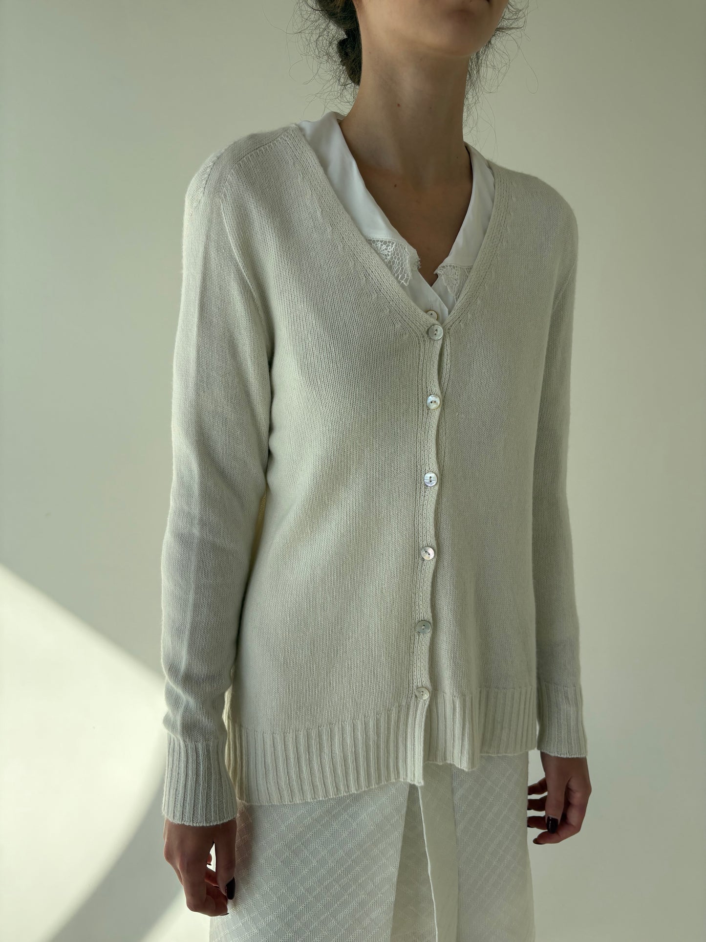 Cardigan butter white din lana extrafina