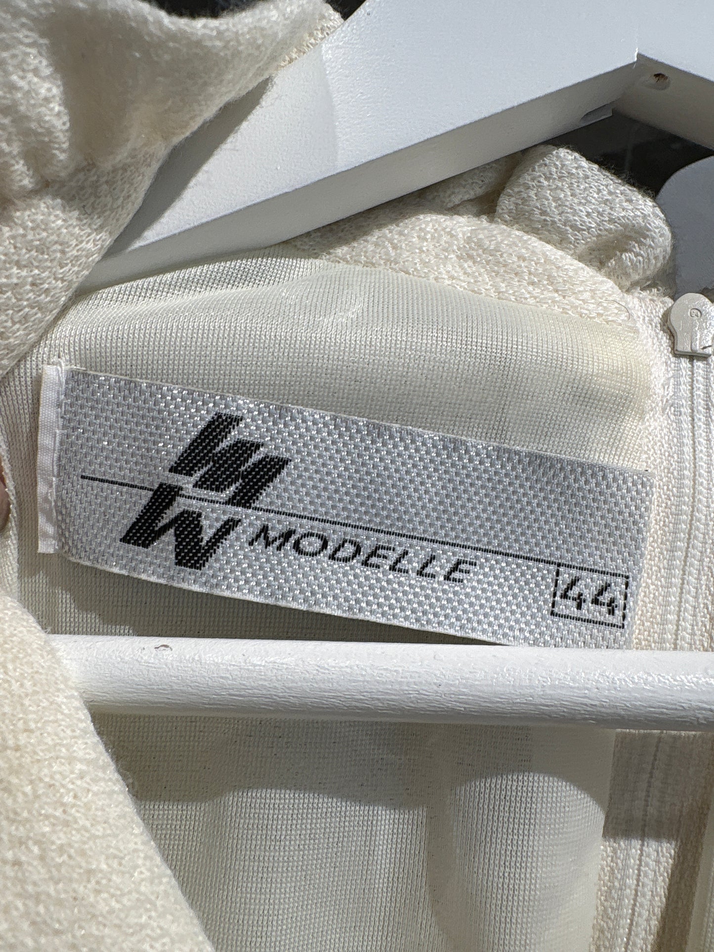 Rochie vintage butter white cu talie marcată reglabilă midi lung