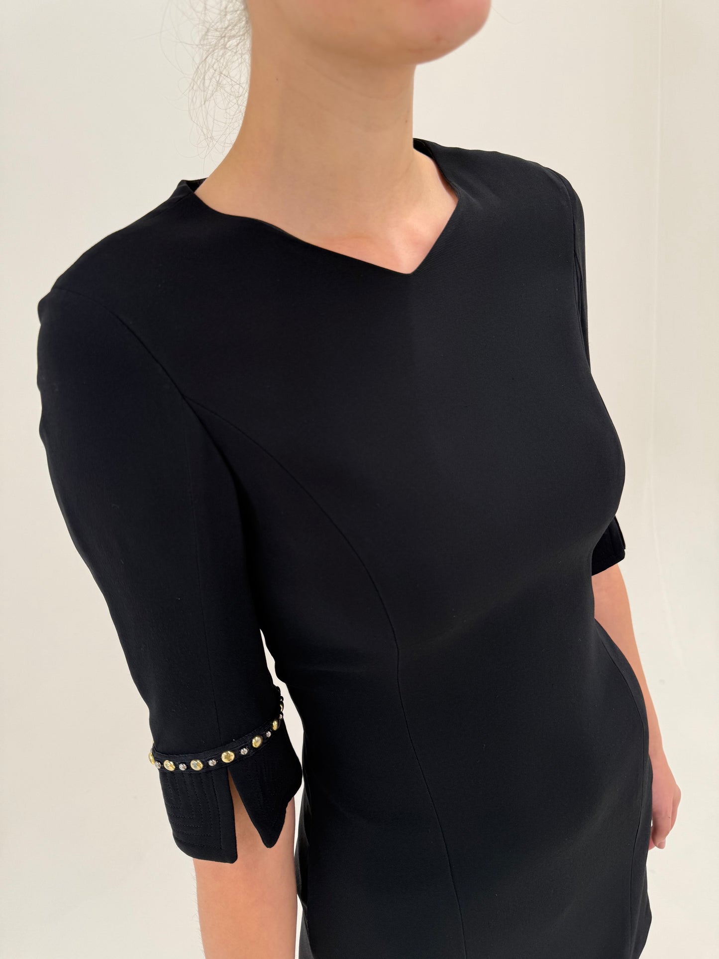 LBD Versace de la business la cocktail cu buzunare și interior din mătase naturală