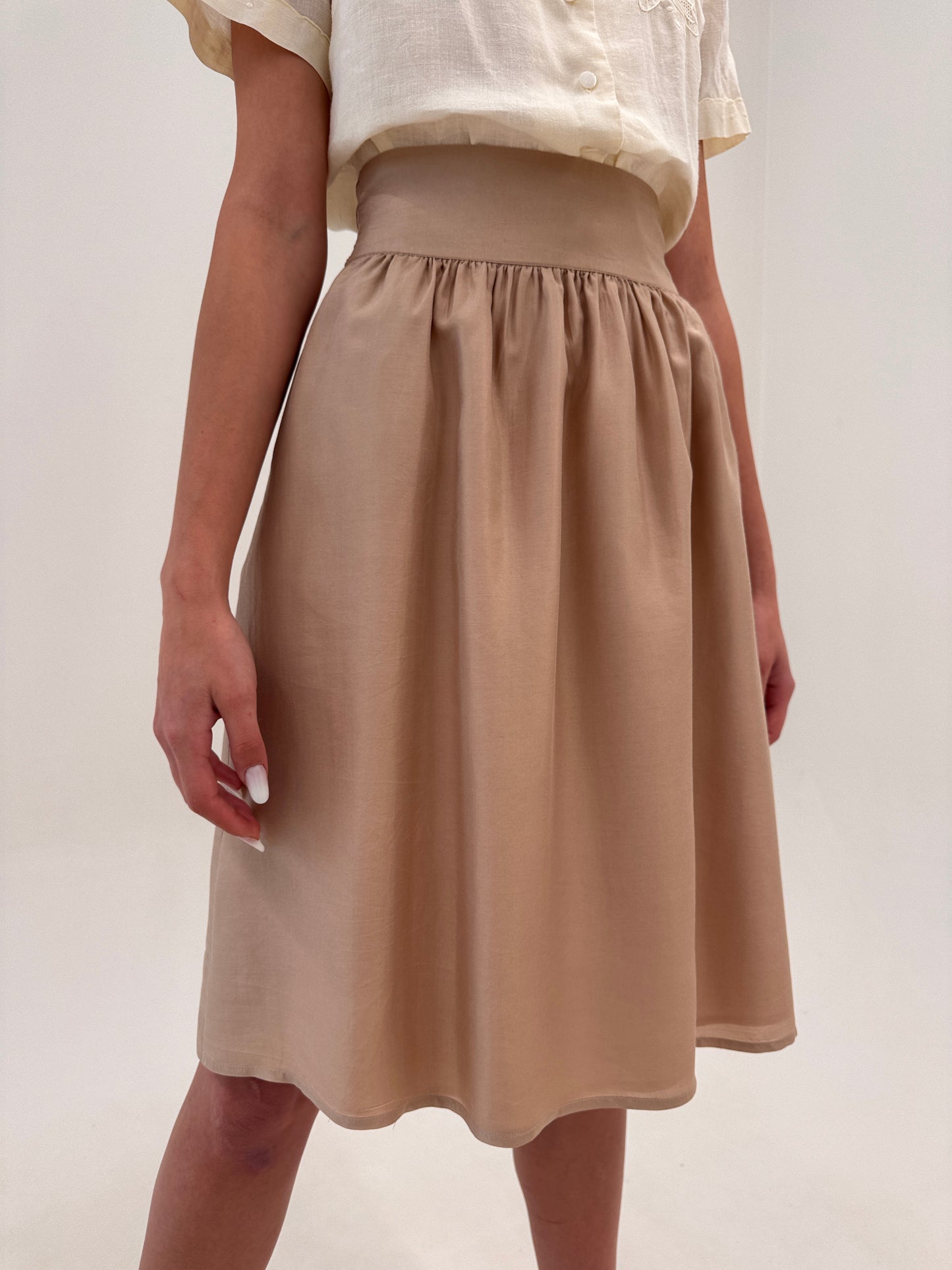Fustă din mătase naturală dusty Pink cu talie ultra marcată și funda la spate