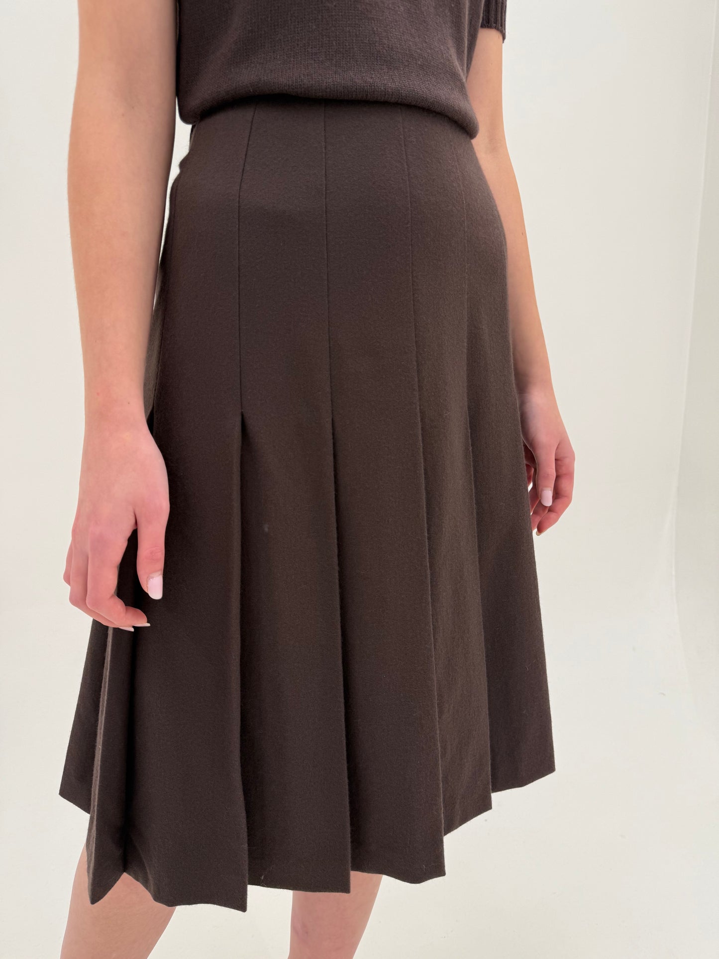 Fustă plisată dark ciocolate brown din lana plină virgină extrafina