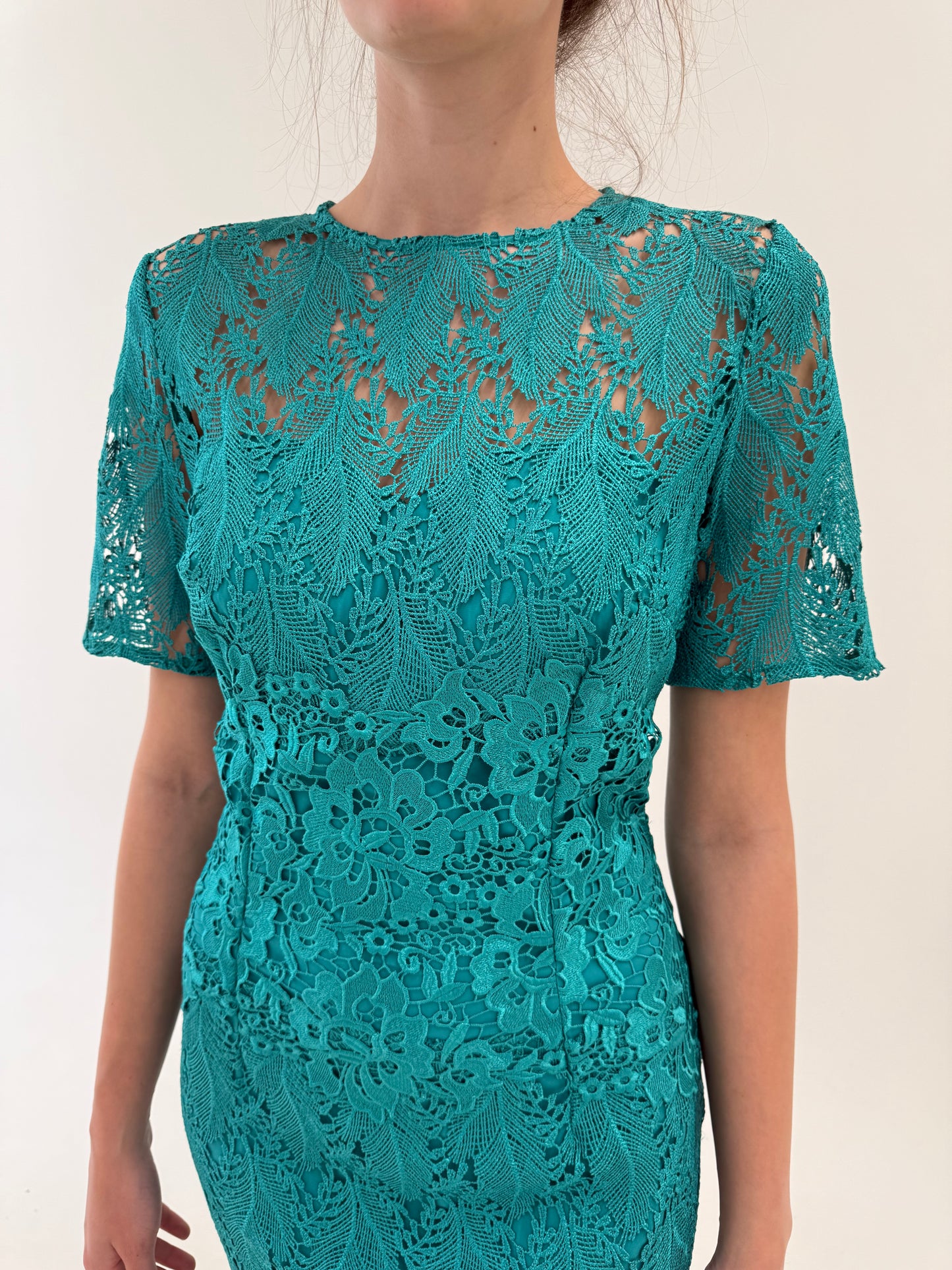 Rochie teal green cambrata din dantelă macrame de la zi la cocktail