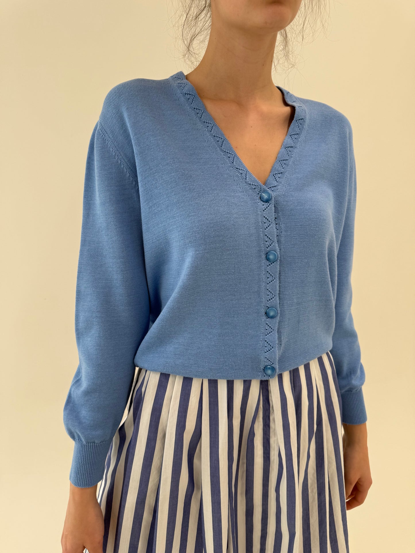 Cardigan albastru ciel vintage din bumbac premium cu manșete îngustate