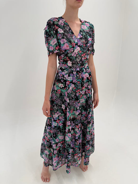 Rochie maxi neagră cu print floral superb și talie marcată din panzica