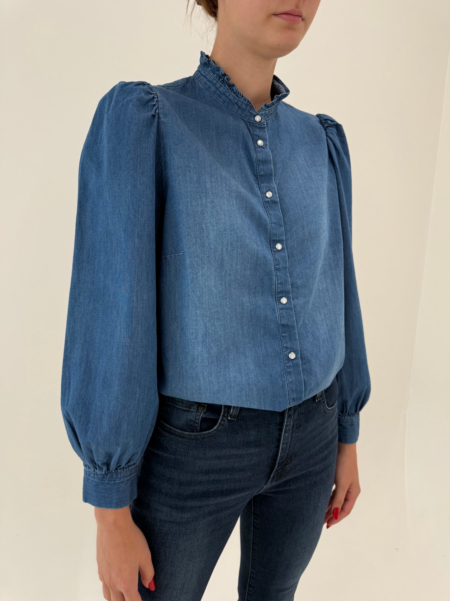 Cămașa din jeans moale de bumbac cu mâneci ușor bufante