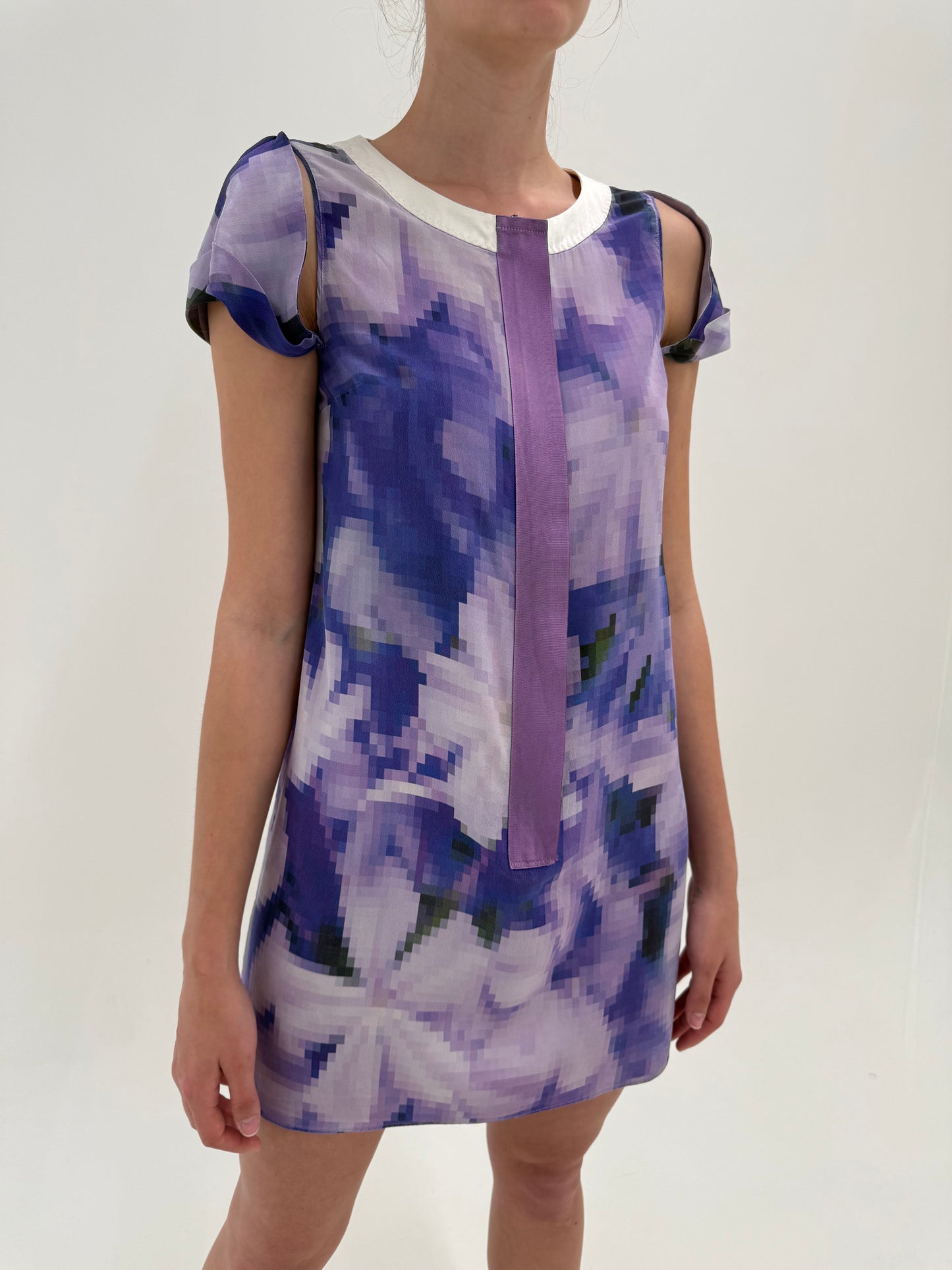 Rochie Max Mara din mătase naturală în croi chic atemporal