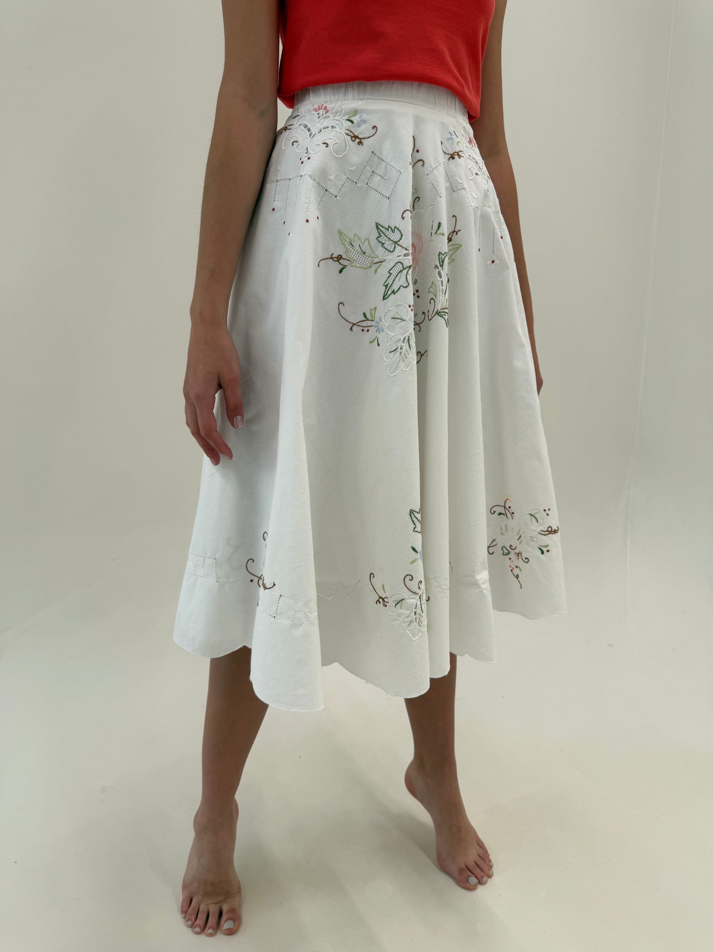 Fustă vintage bijuterie cu broderie manuală delicată extrem de amplă din pânză