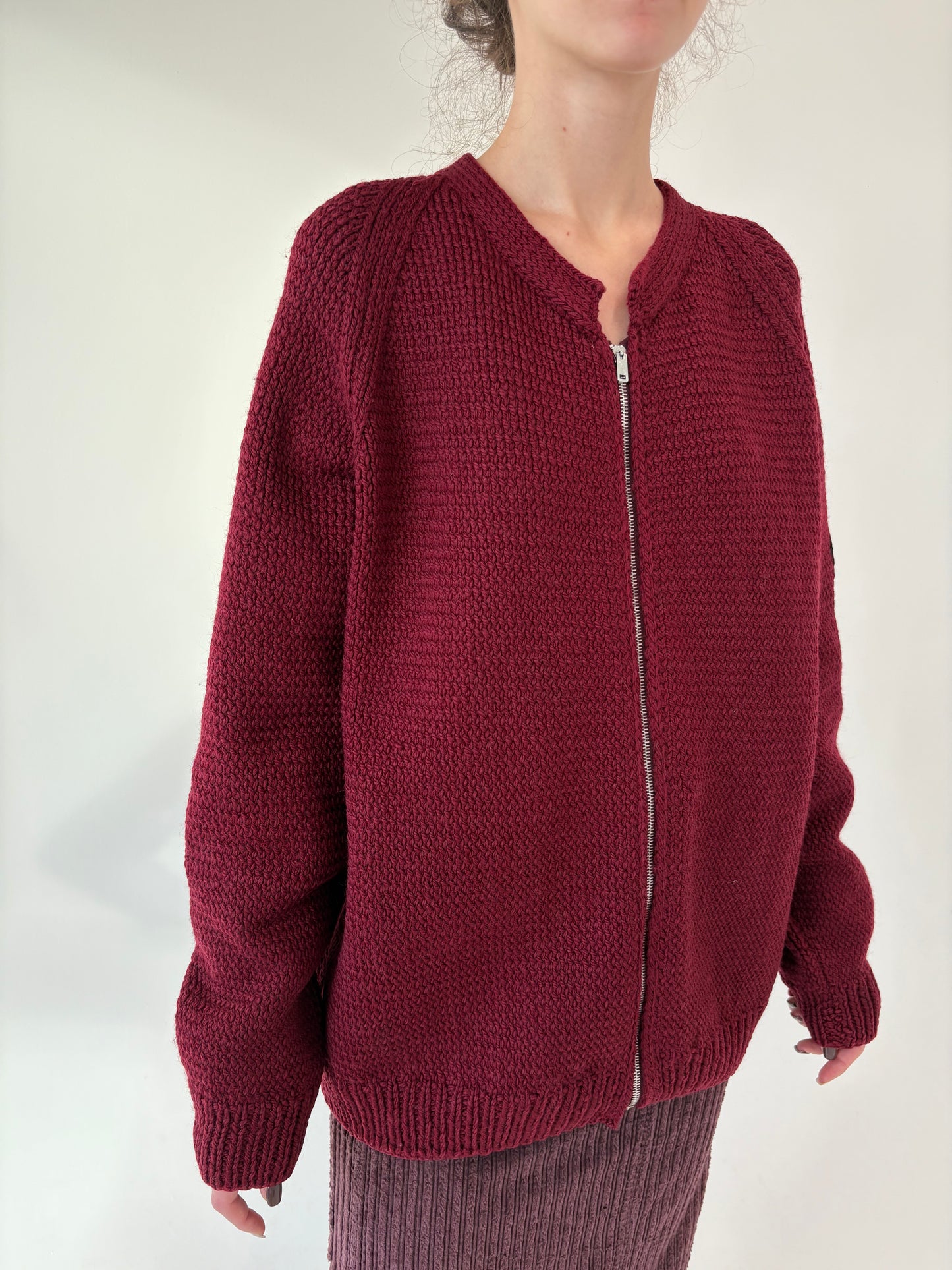 Jacheta burgundy din tricot super gros de lana cu influențe sport