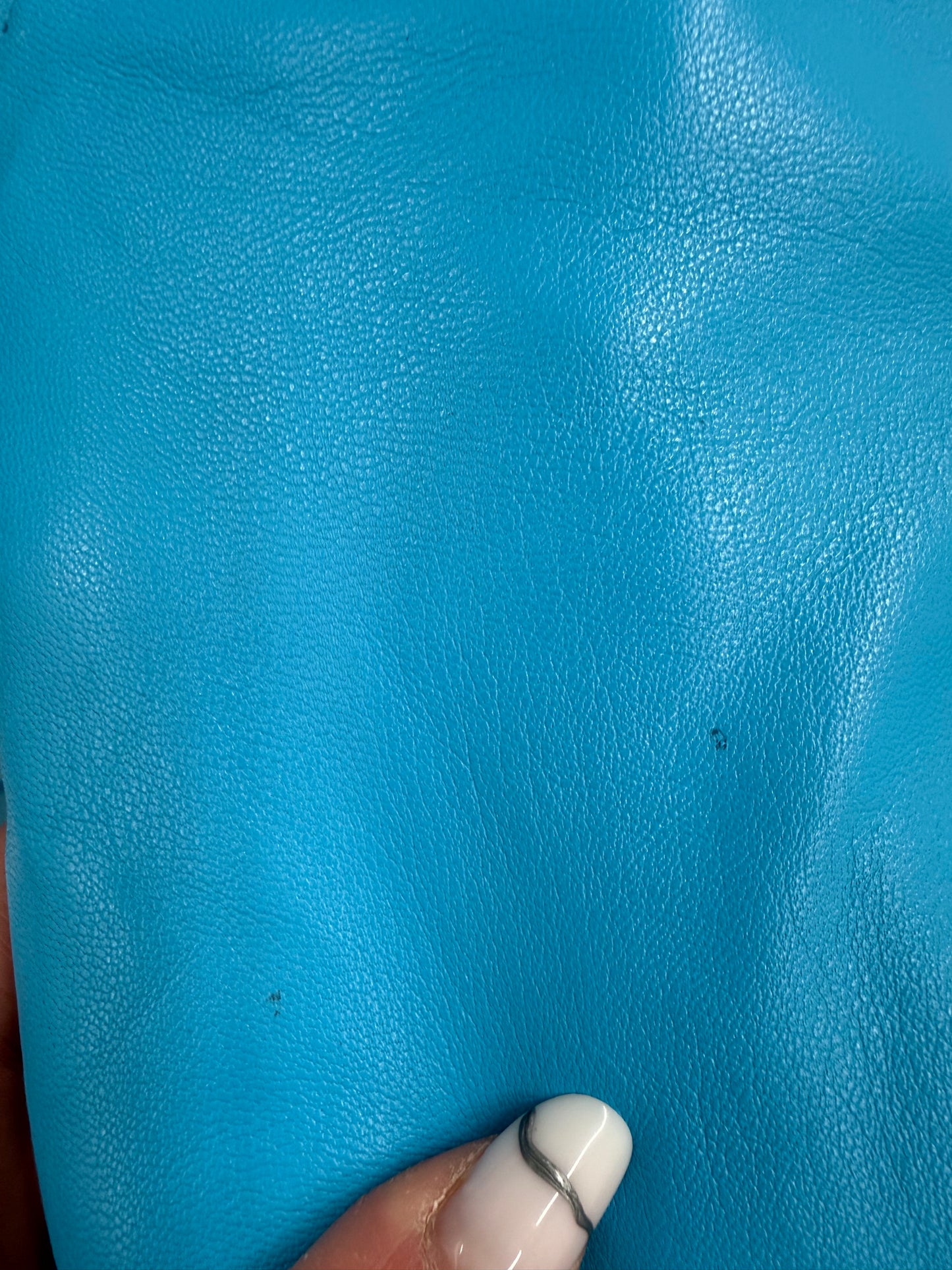 Sacou turcoaz din cea mai fină și moale piele naturală în croi cambrat