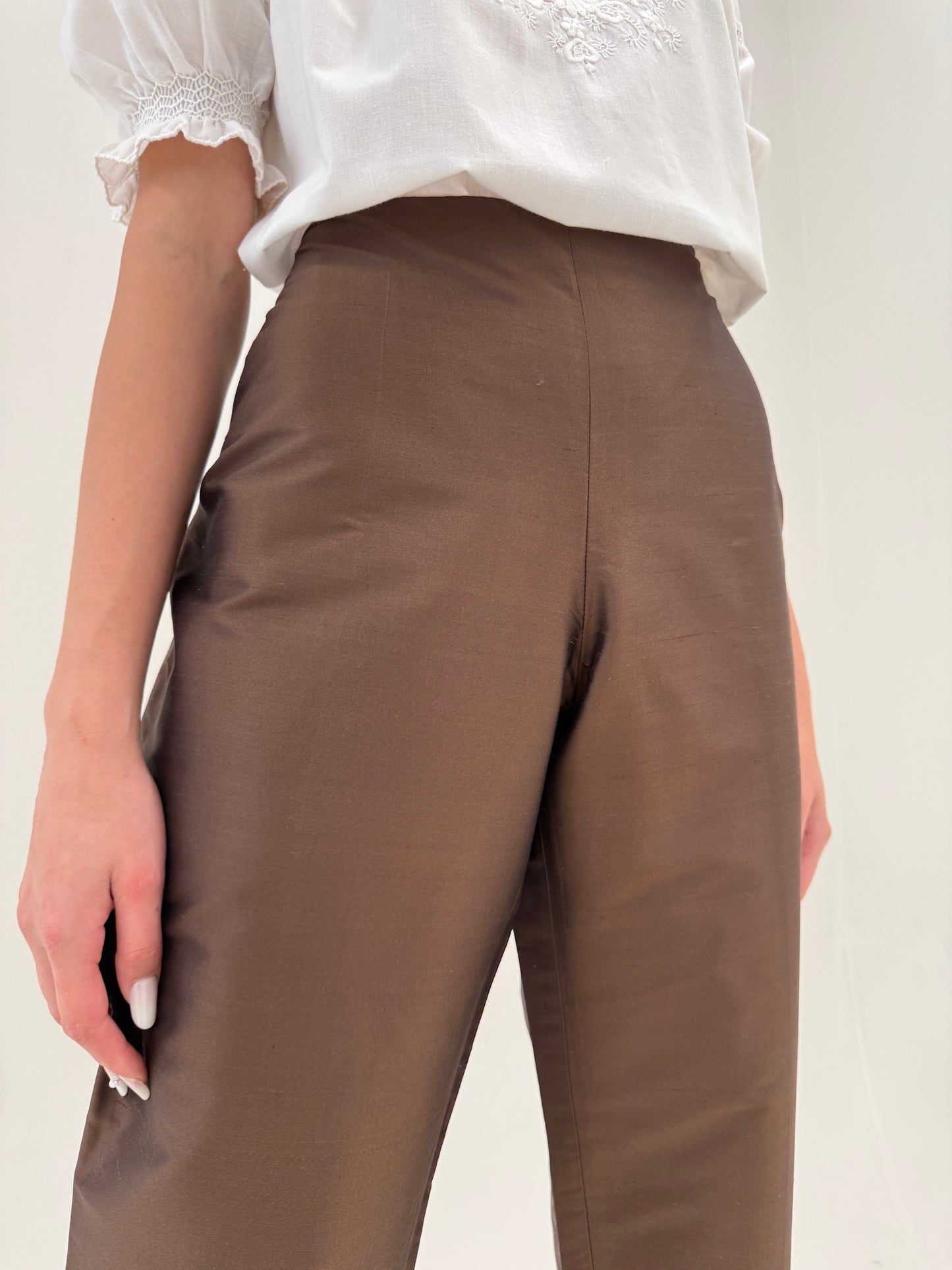 Pantaloni Luisa Spagnoli din mătase naturală în croi țigaretă