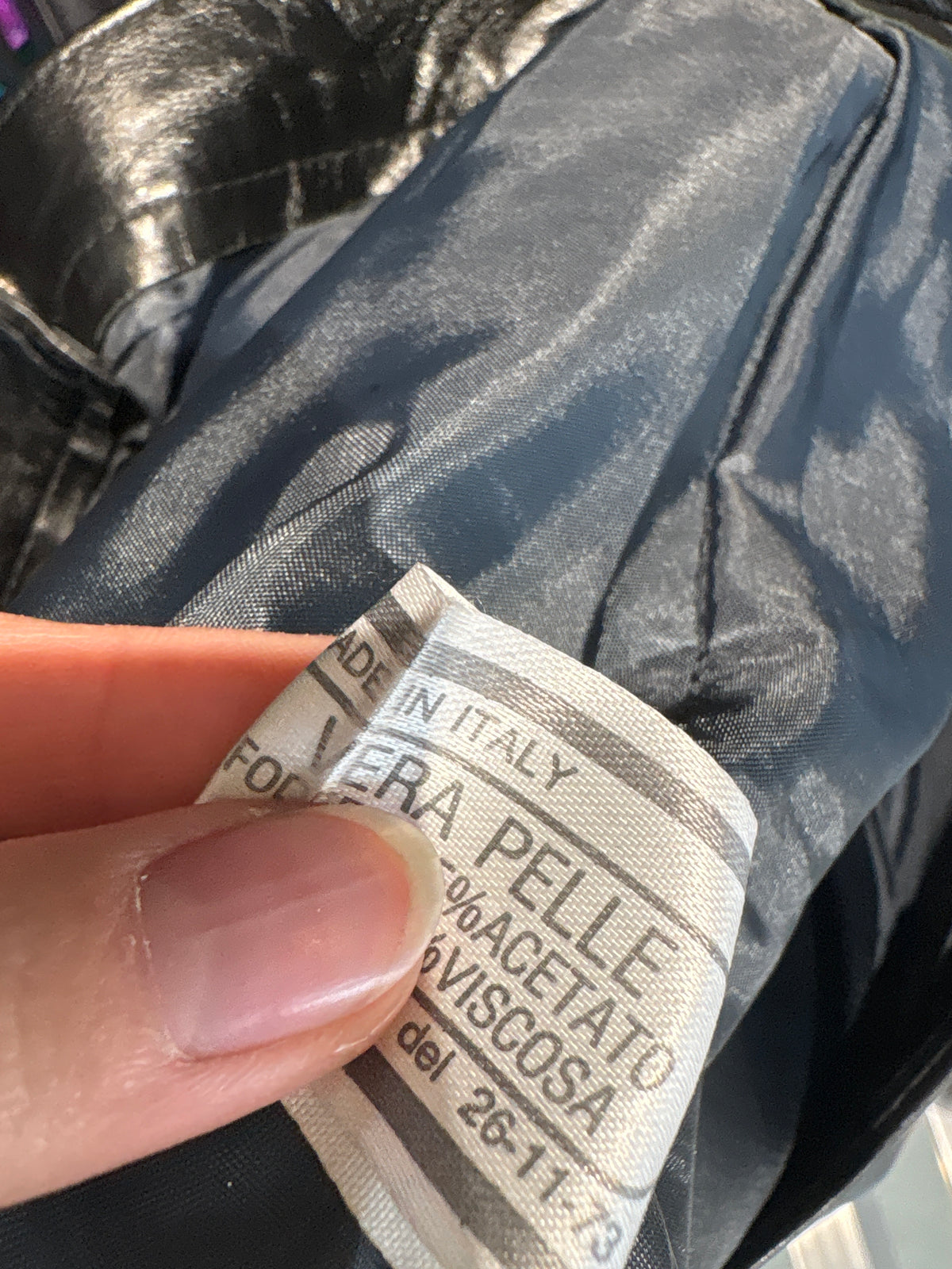 Fustă italiană din piele naturală extrem de moale cu detaliu din dantelă chantily