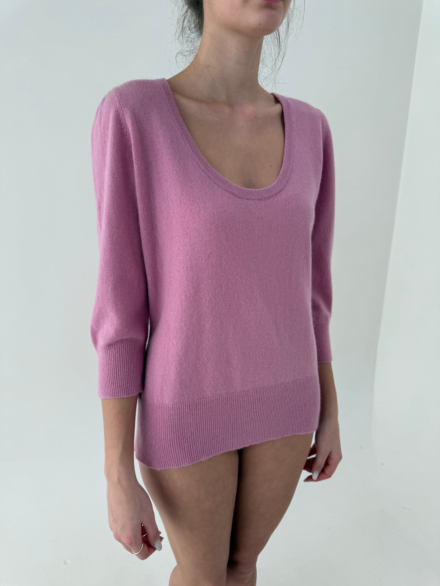 Puloveras din cașmir cu manșete ultra înalte powder Pink și mânecă 3/4