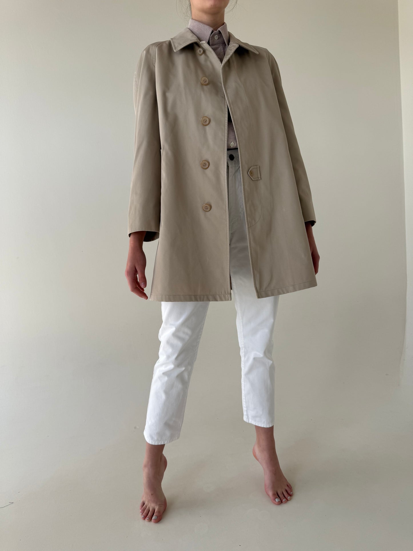 Trench vintage Burberry de vară în croi super reintrat în trend