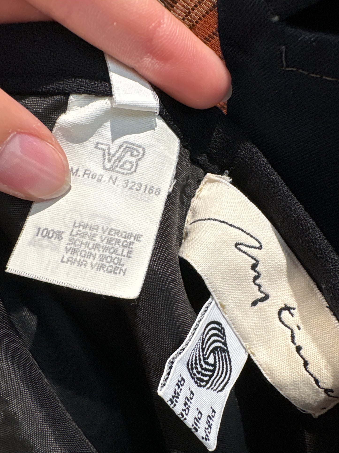 Fustă neagră mini petecuta din lana pura extrafina certificată