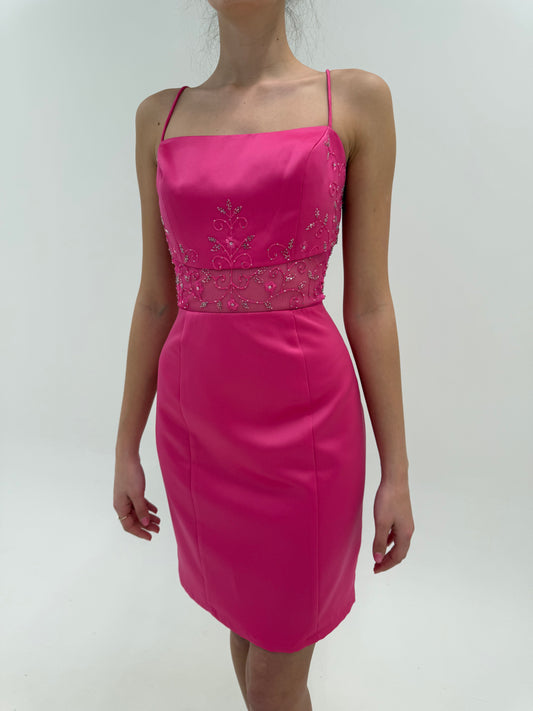 Rochie Barbie Pink de seară cu inserții de mesh, broderie și aplicații manuale delicate