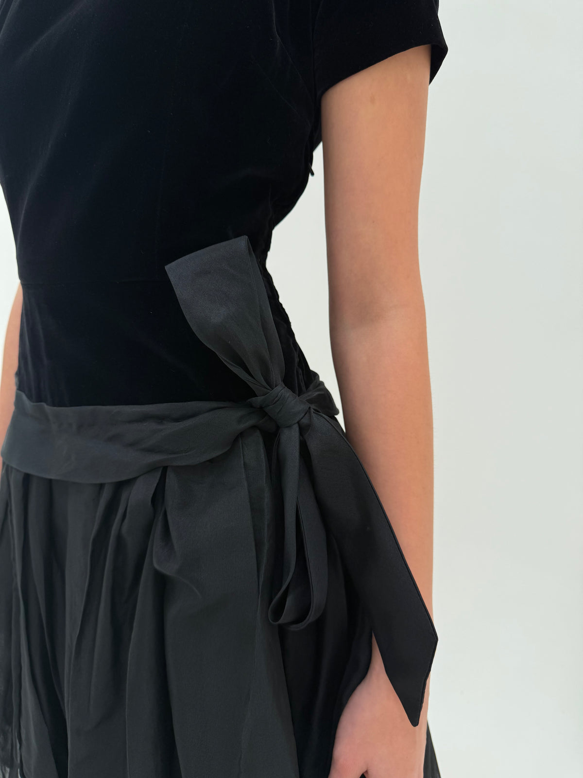 LBD old vintage anii 50 din catifea și organza de mătase naturală în straturi