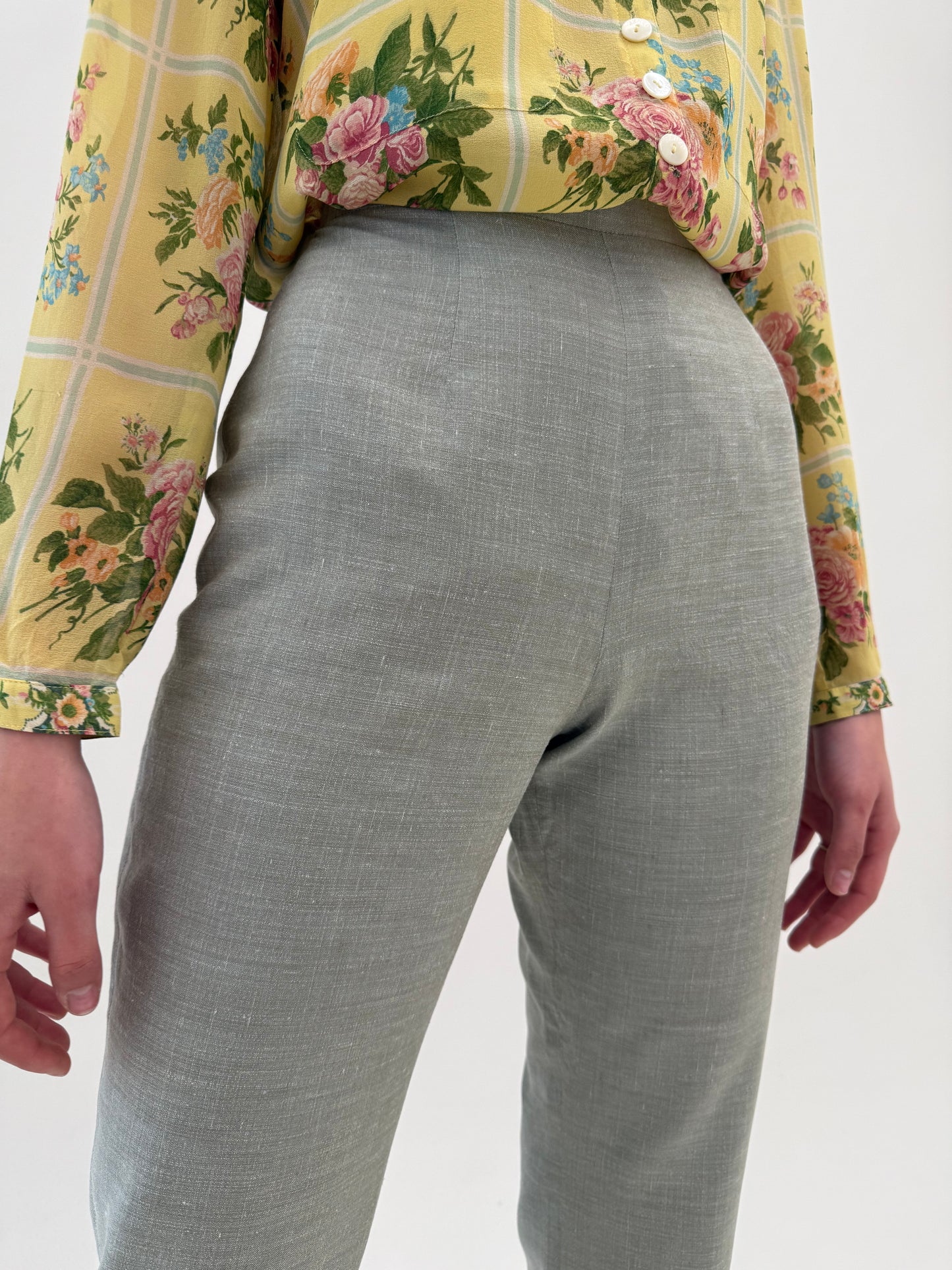 Pantaloni luxury Escada din pânză de mătase naturală cu talie ultra înaltă tall