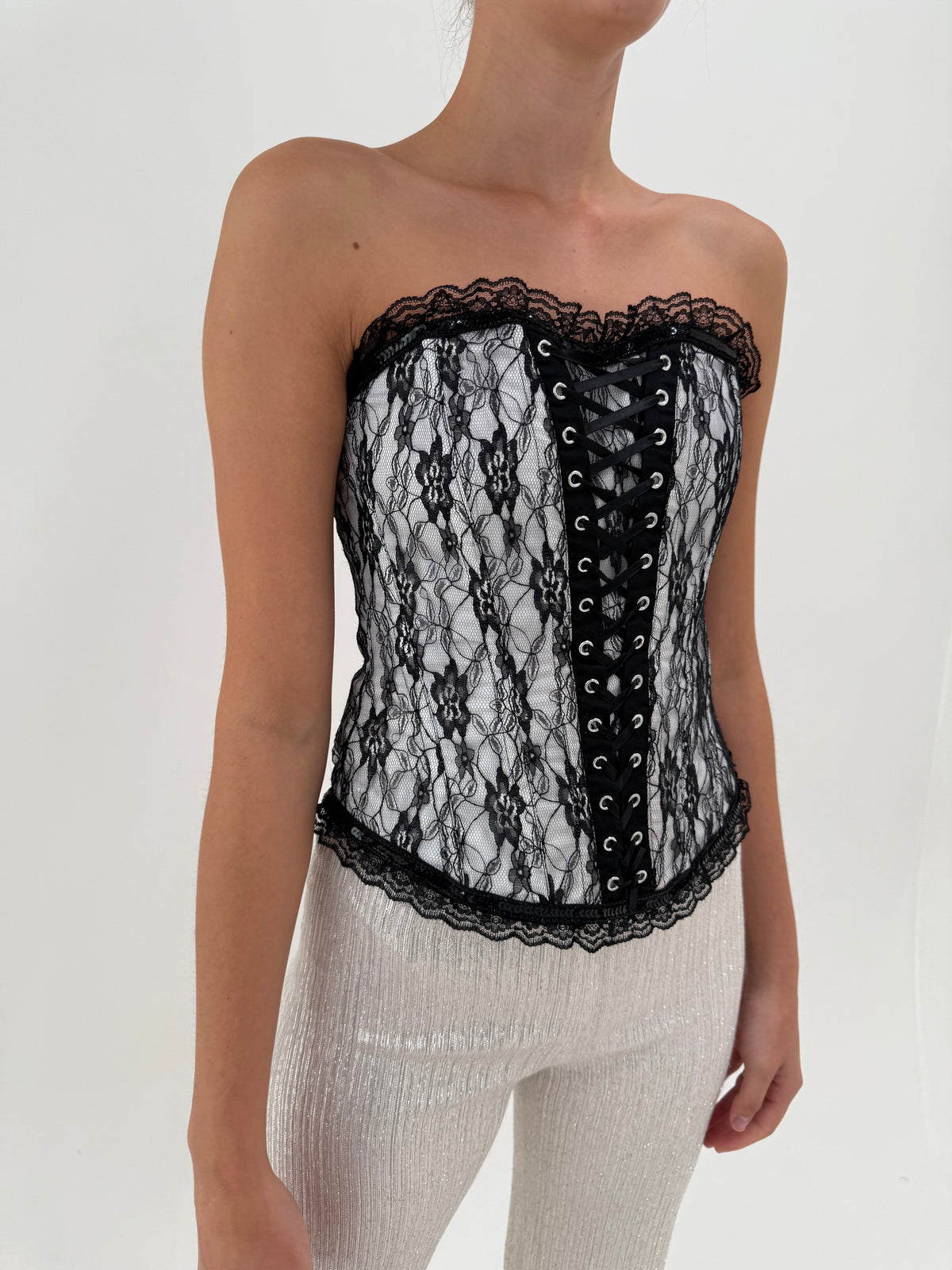 Corset reglabil cu dantelă neagră cu balene ultra modelator