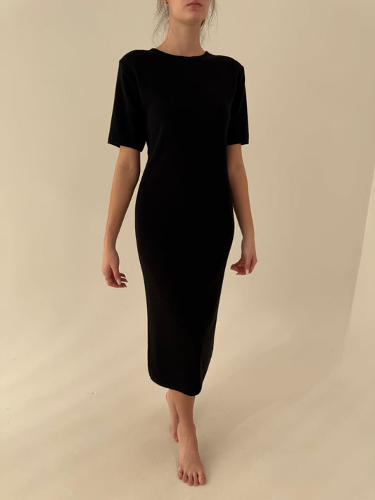 LBD spre maxi din jerse ribbed de lana merino extrafina