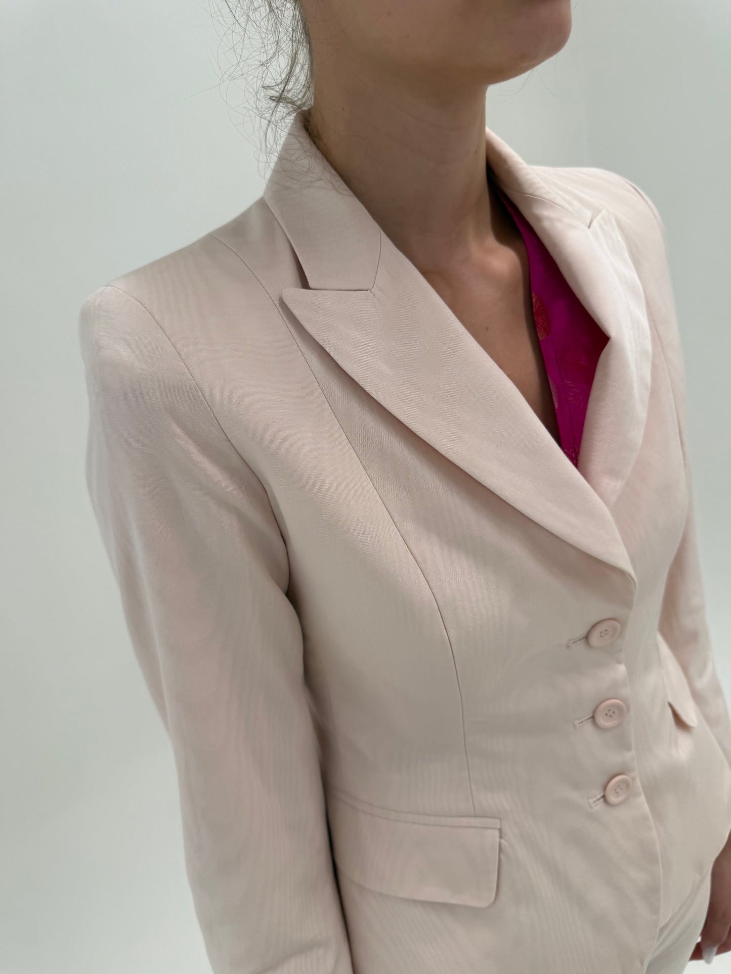 Costum ultra chic Max&Co by Max Mara powder Pink cu sacou cambrat și pantaloni capri
