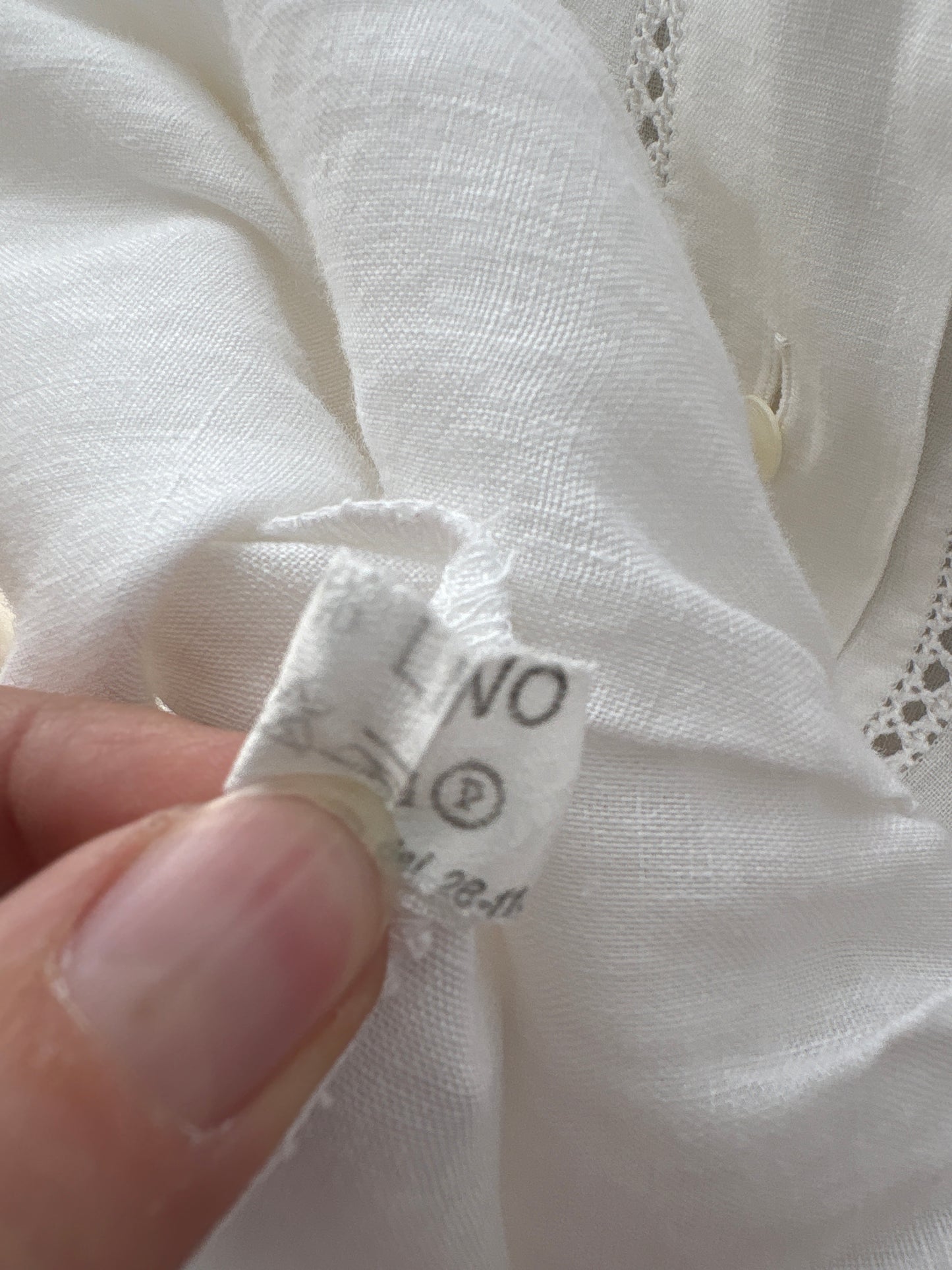 Top vintage cu dantelă și broderie manuală din cel mai fin in