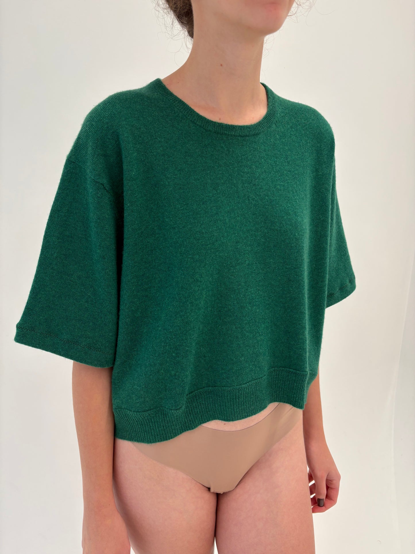 Top verde smarald din cașmir multiply in croi ușor cropped oversized
