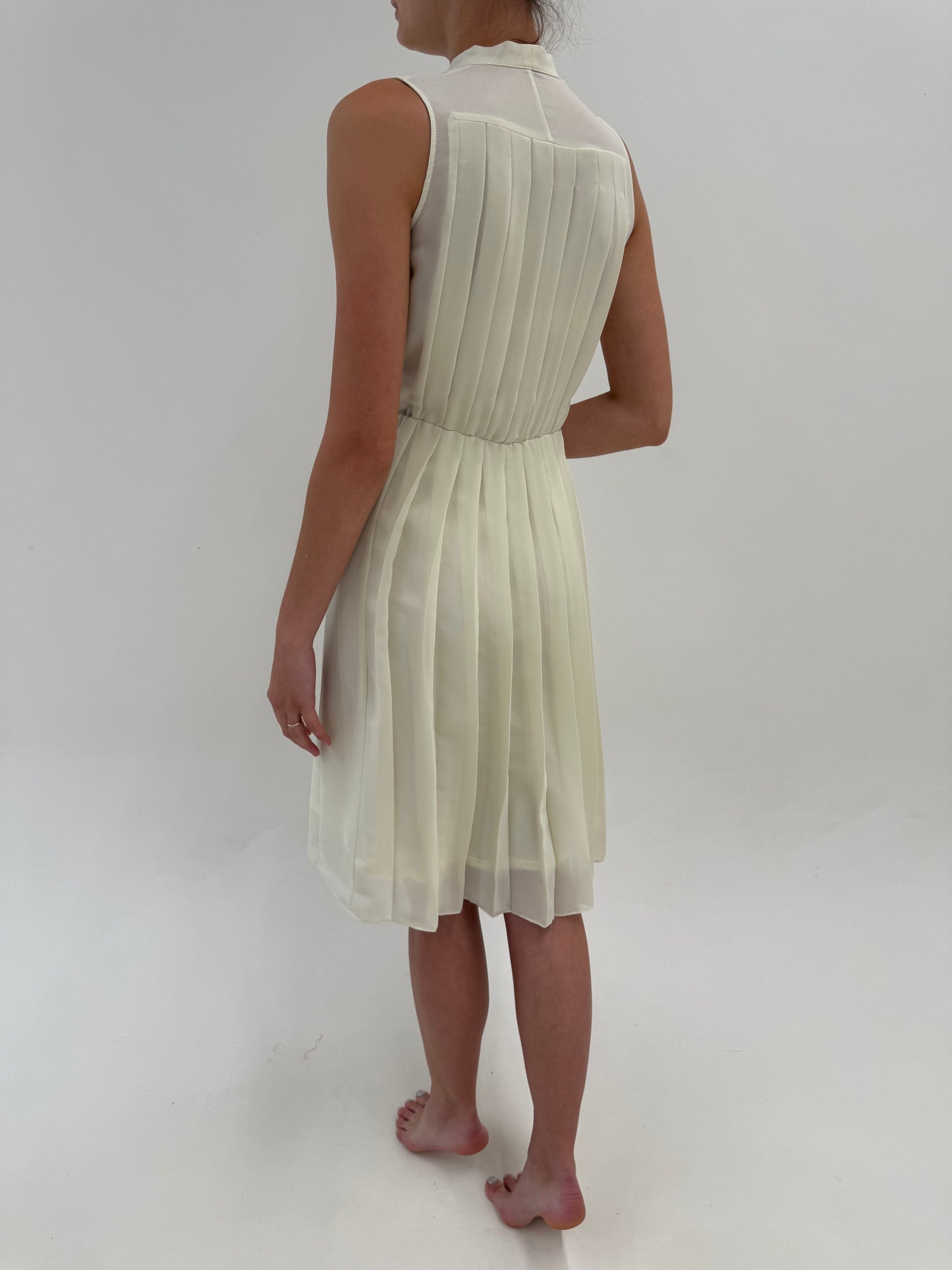 Rochie plisată Moschino off white din triplu voal de la zi la seară midi