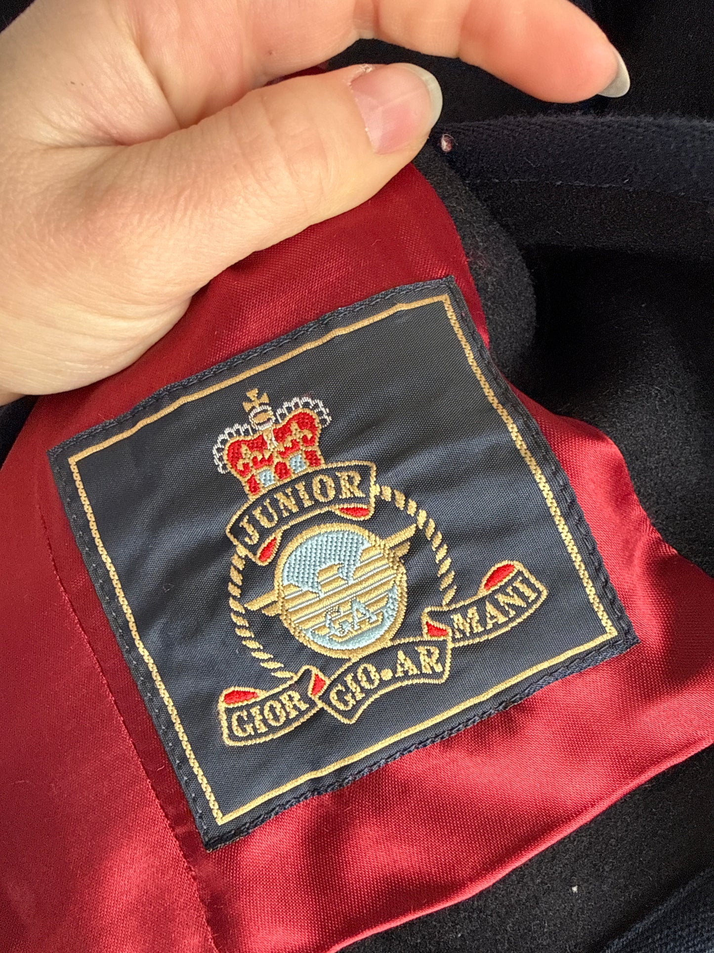 Sacou petite Armani preppy style cu paspoal și emblemă din lana extrafina