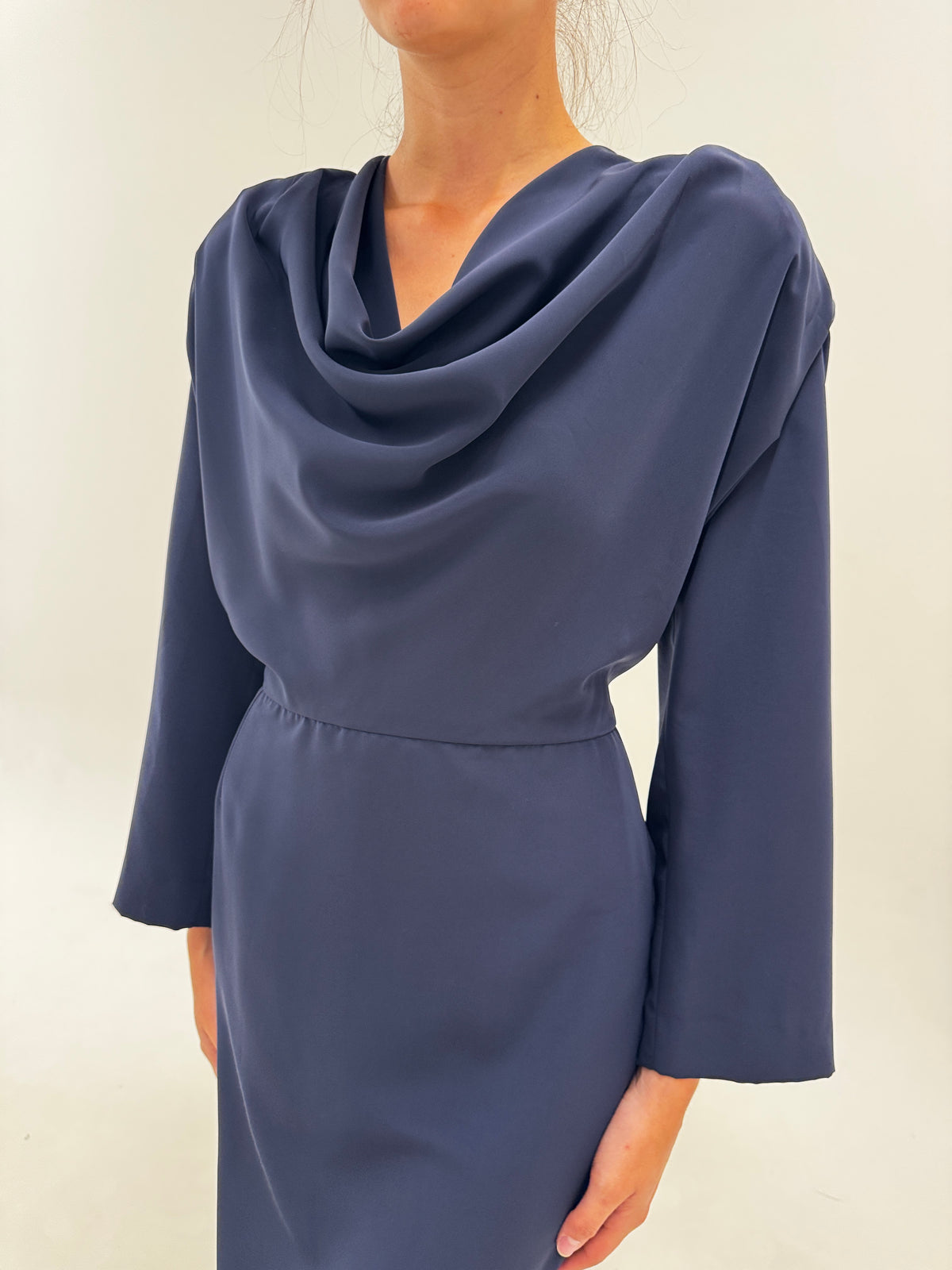 Rochie italiană vintage cu bust drapat de la business la cocktail modelatoare