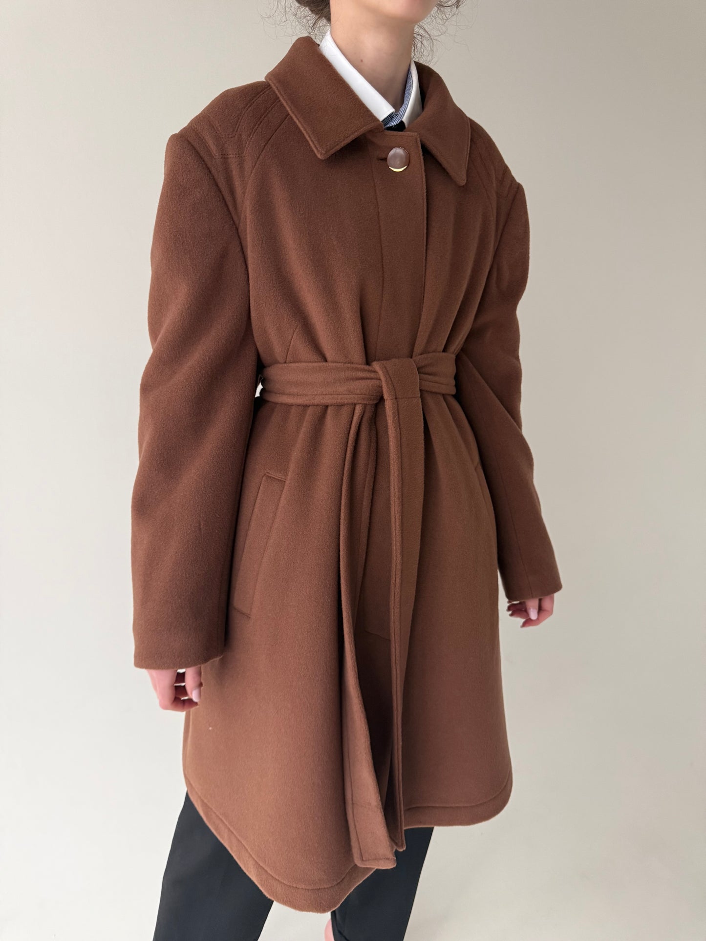 Palton caramel brown don stofă plină de lana cu cașmircu cordon