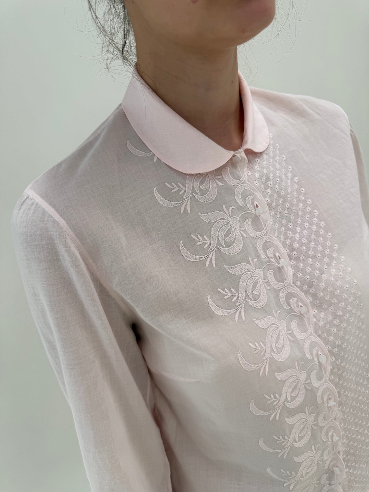 Cămașa bijuterie brodată manual powder pink din panzica de în și bumbac