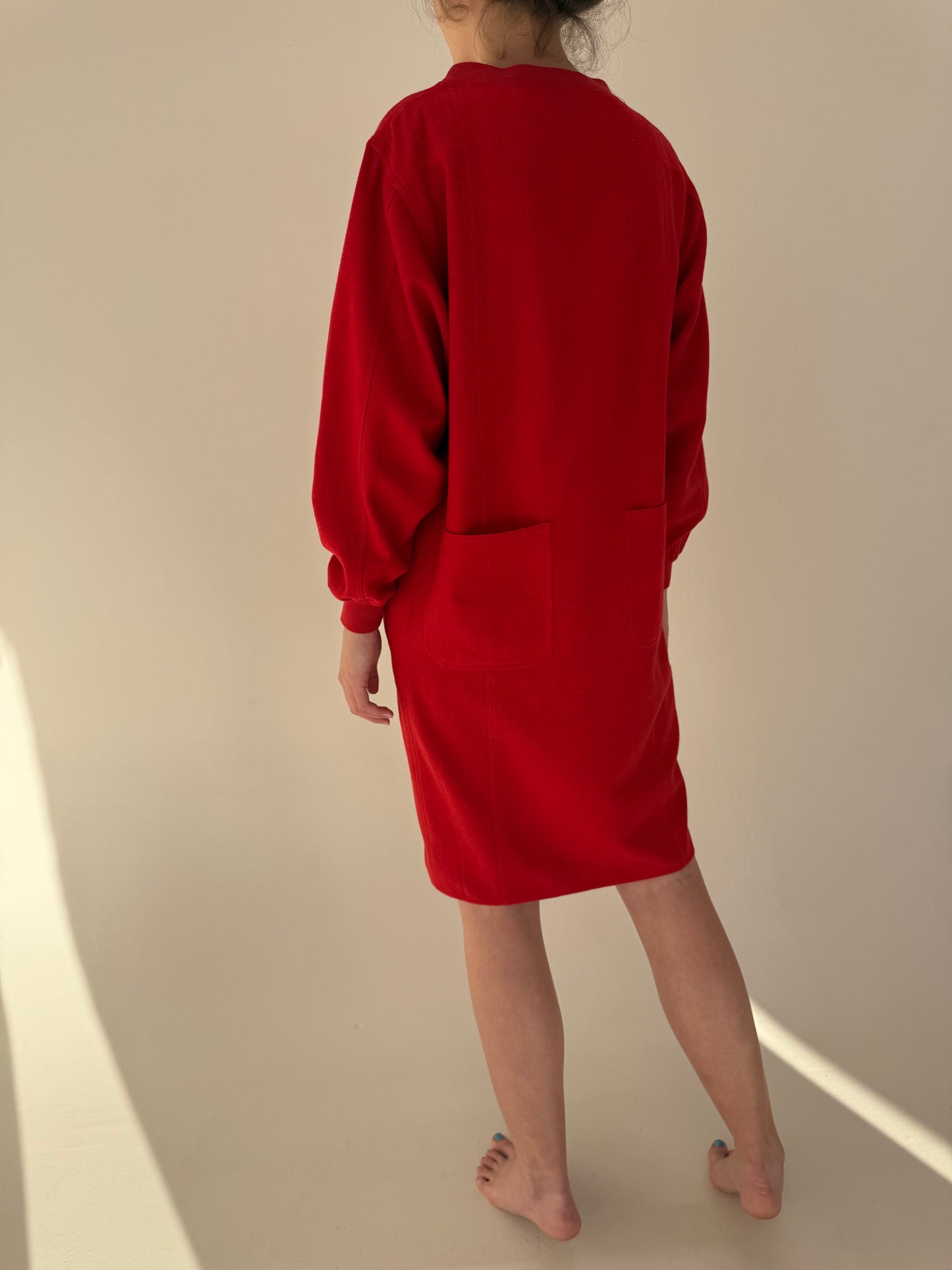 Rochie cherry red din lana extrafina cu buzunare și mânecă tip fluture