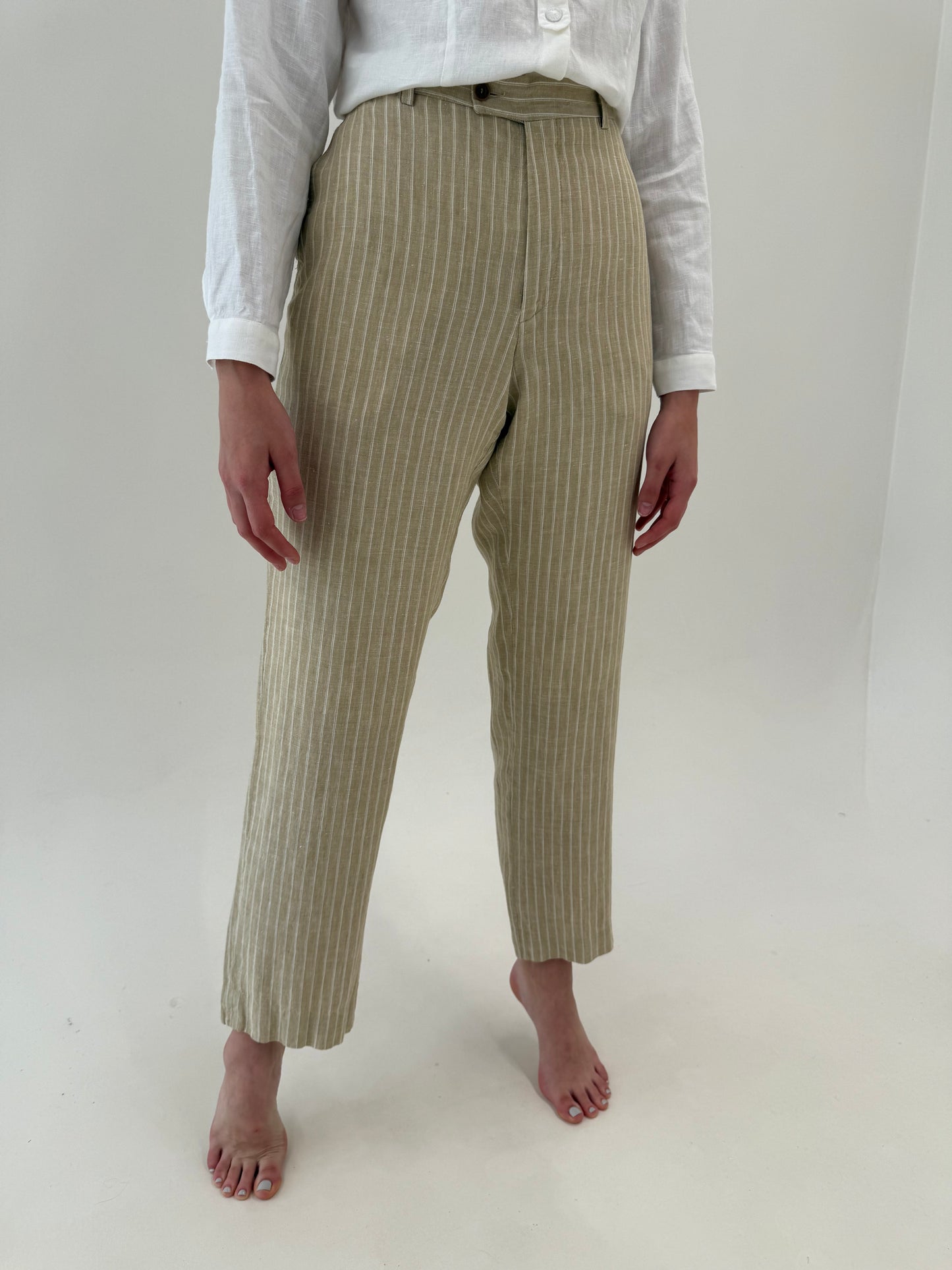 Pantaloni camel din in cu dungi fine verticale