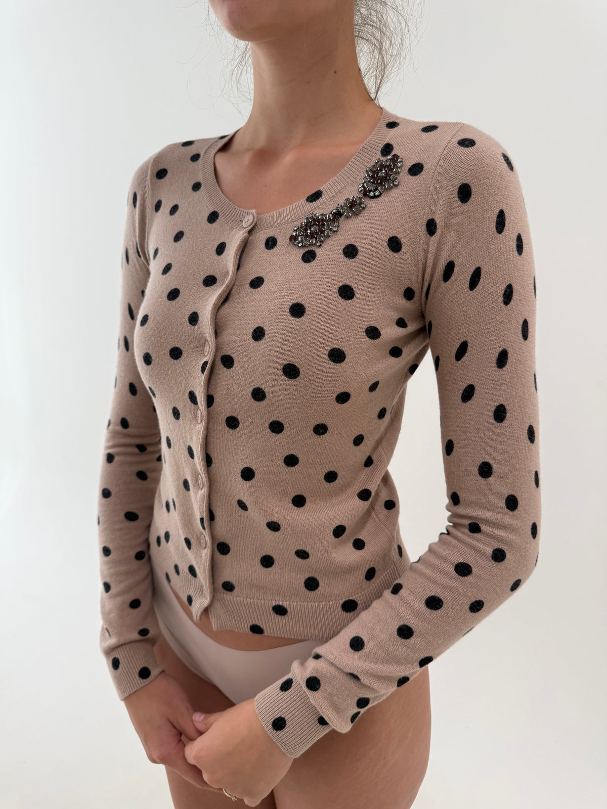 Cardigan Twinset nude cu buline și aplicații manuale din lana extrafina cu bumbac și cașmir